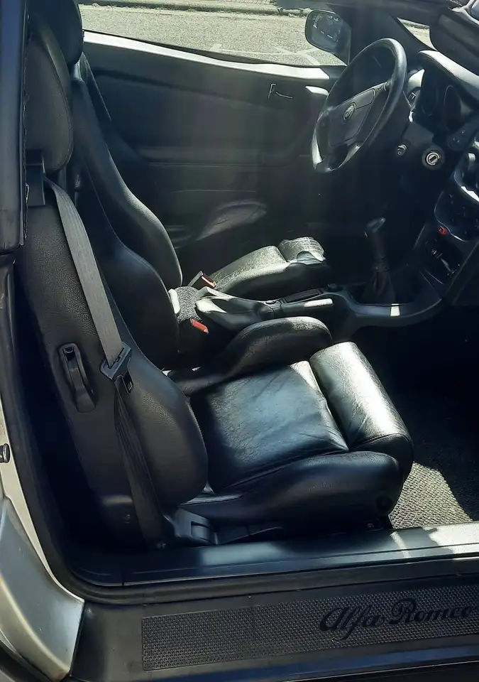 Alfa Romeo Spider 2.0 16V Twin Spark L, foto 2
