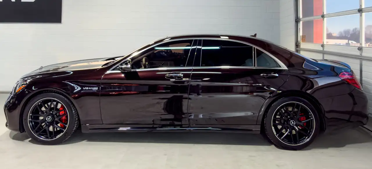 Mercedes-Benz S-Class снимка Mercedes-Benz S-Class