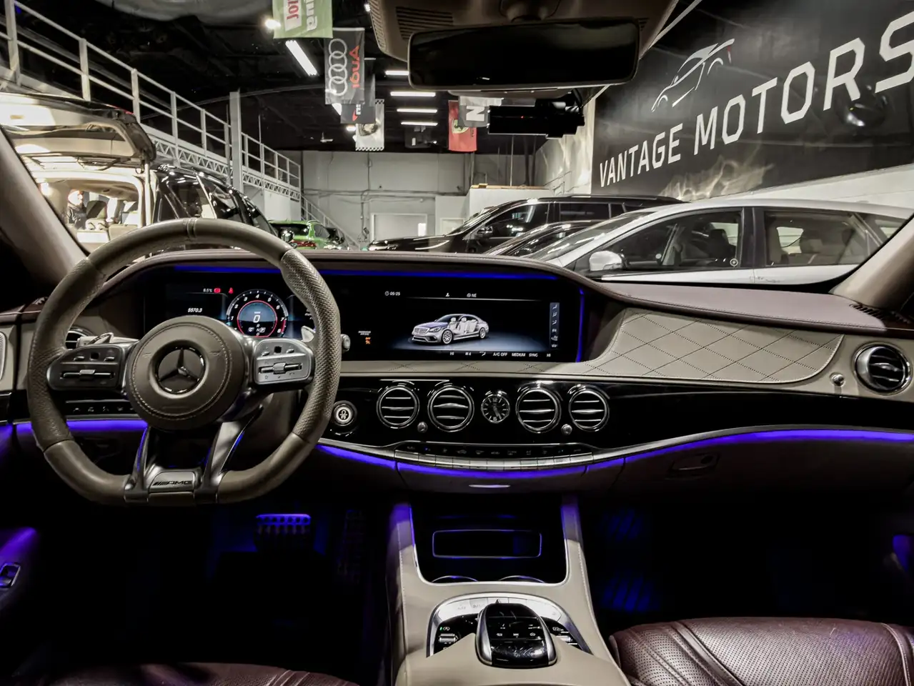 Mercedes-Benz S-Class снимка Mercedes-Benz S-Class