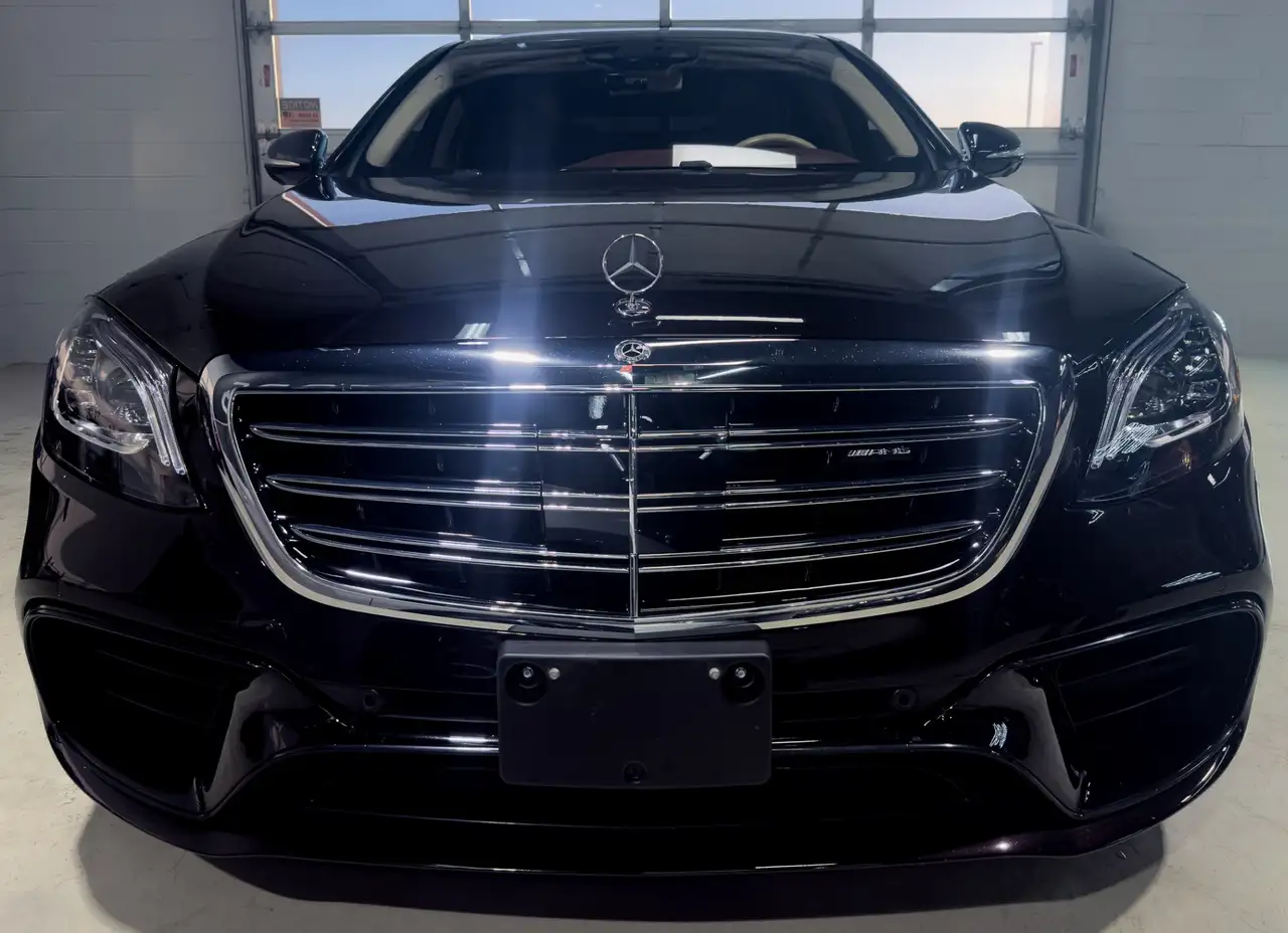 Mercedes-Benz S-Class снимка Mercedes-Benz S-Class