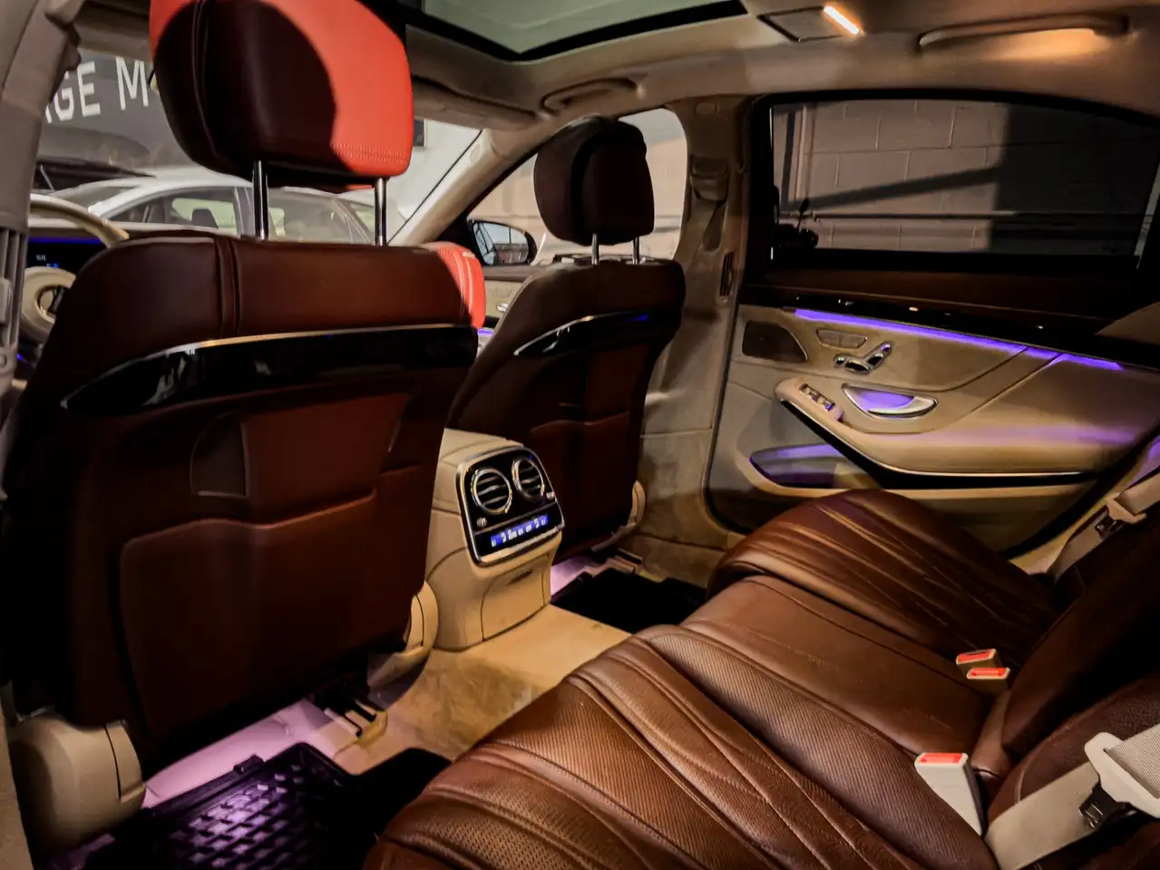 Mercedes-Benz S-Class снимка Mercedes-Benz S-Class