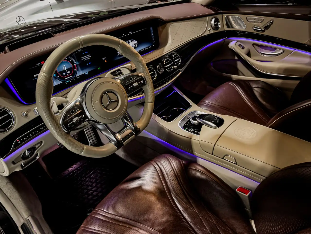 Mercedes-Benz S-Class снимка Mercedes-Benz S-Class