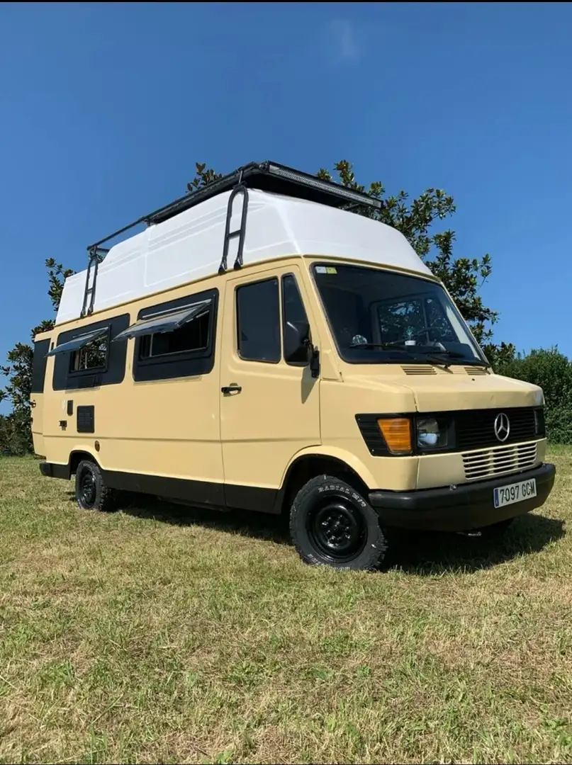 Mercedes-Benz T2 Beige - 1