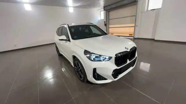 BMW X1 view 3