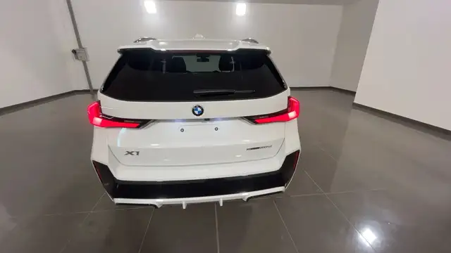 BMW X1 view 5