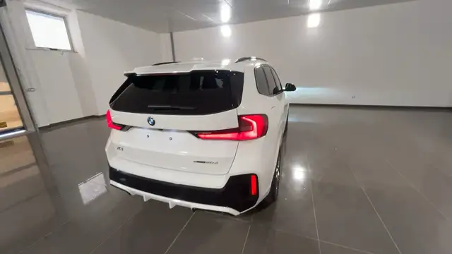 BMW X1 view 4