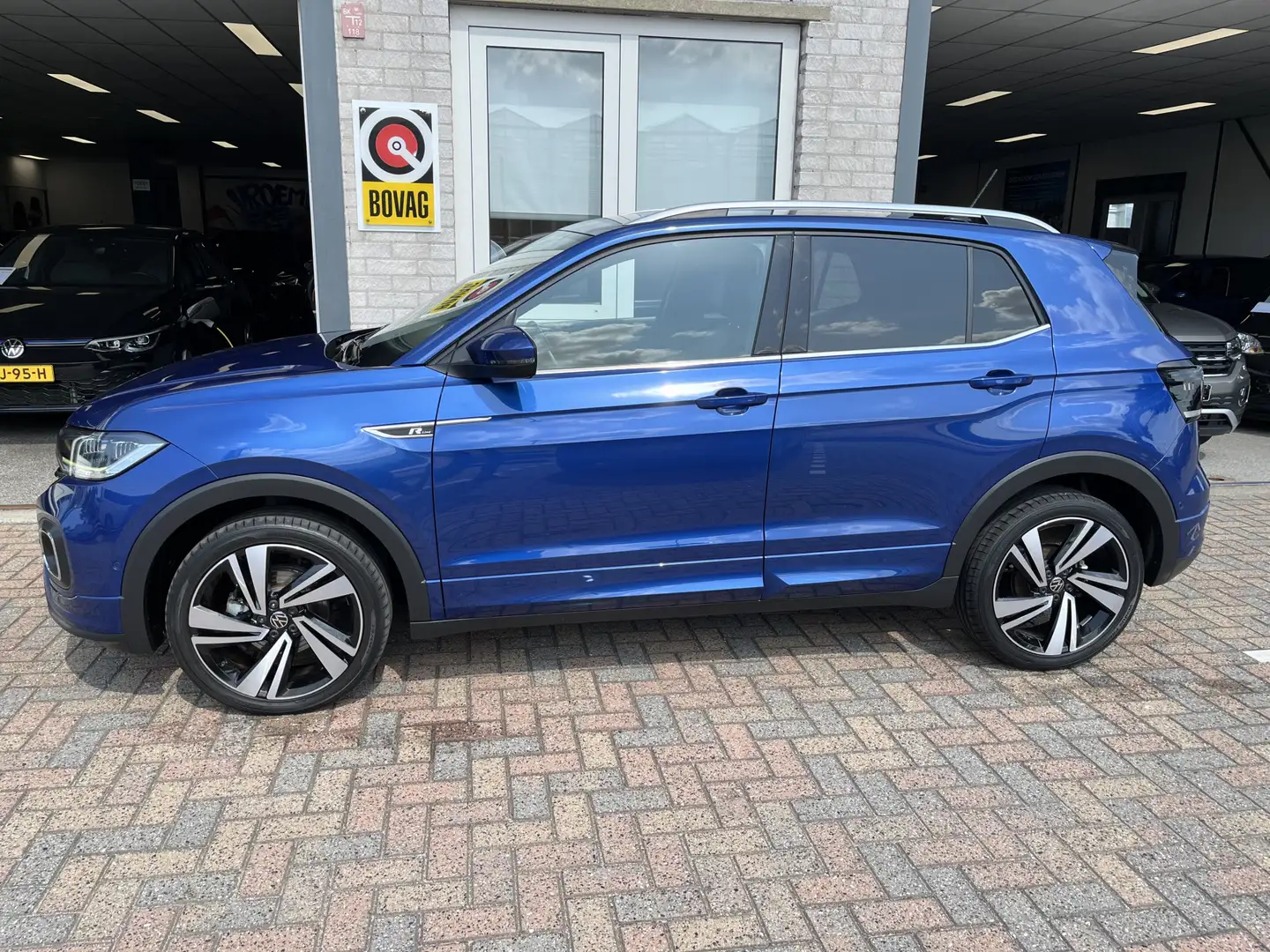 Volkswagen T-Cross 1.5 TSI R-Line / AUTOMAAT/ 150 PK/ 2X R-LINE/ ADAP Bleu - 2