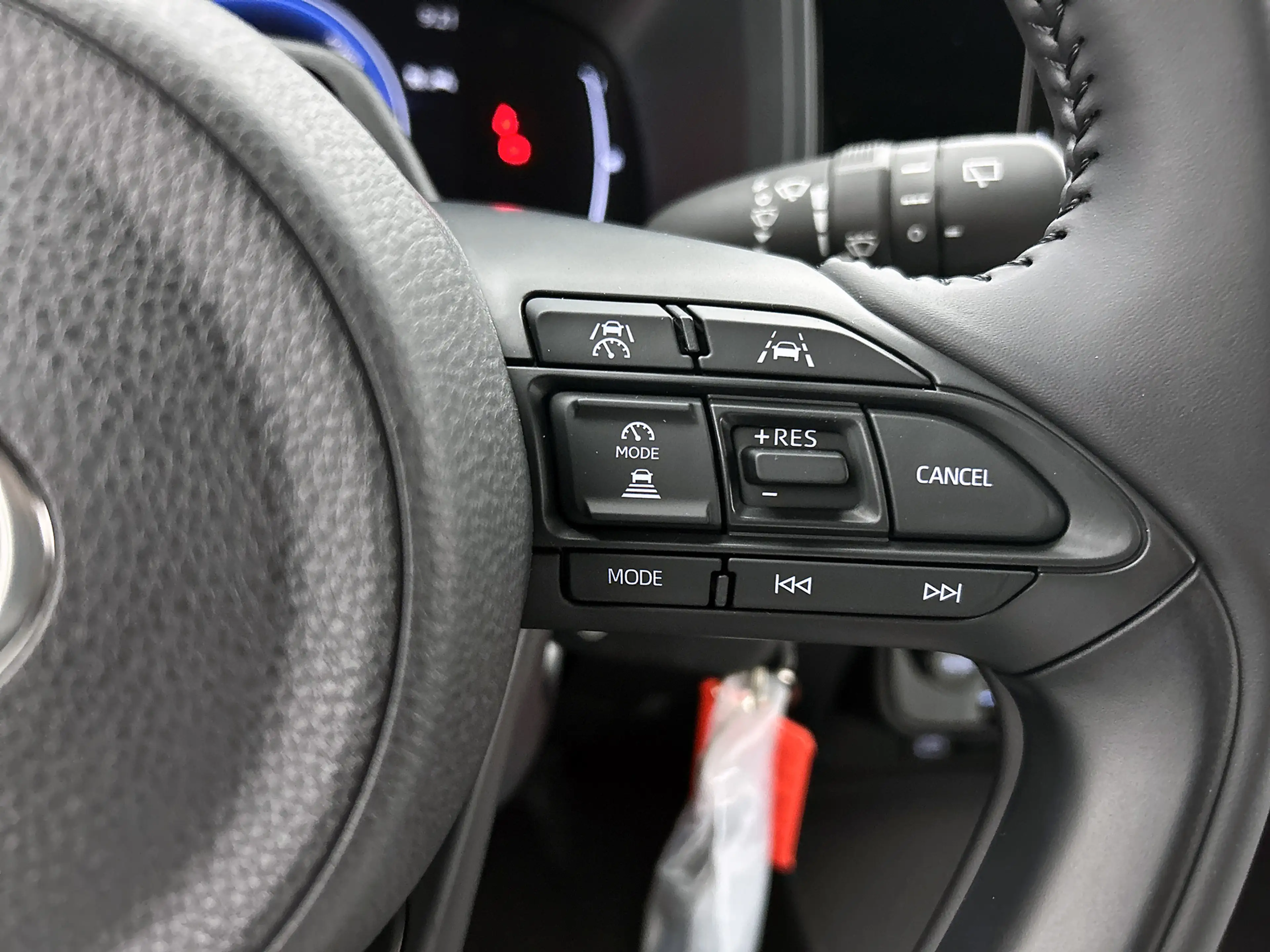 Toyota Aygo X Hybrid 115 play + GO pack | Carplay | Camera | Ada — photo 15