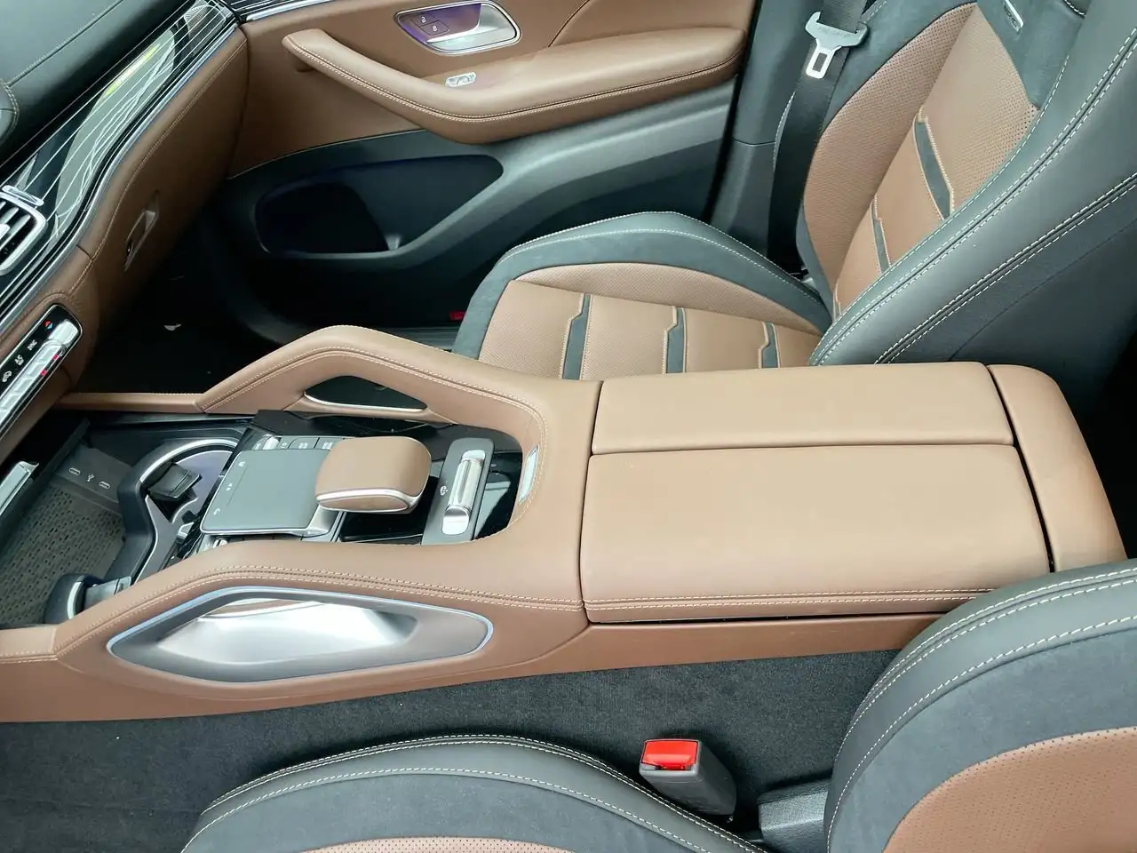 Mercedes-Benz GLE снимка Mercedes-Benz GLE