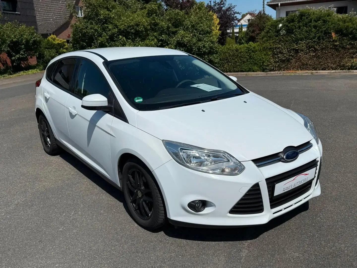 Ford Focus Lim. Trend Weiß - 1