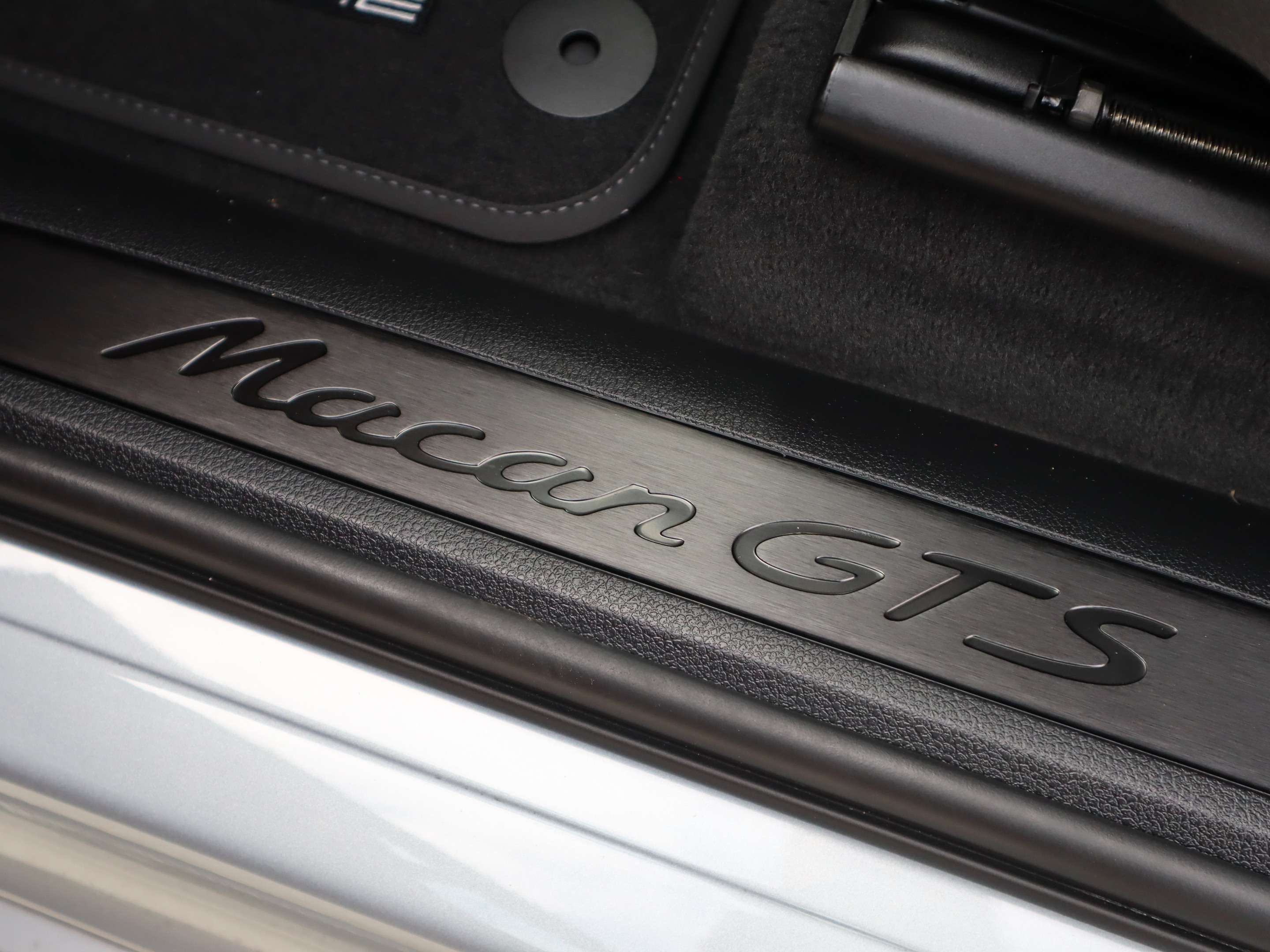 2021 Porsche Macan GTS thumb 21