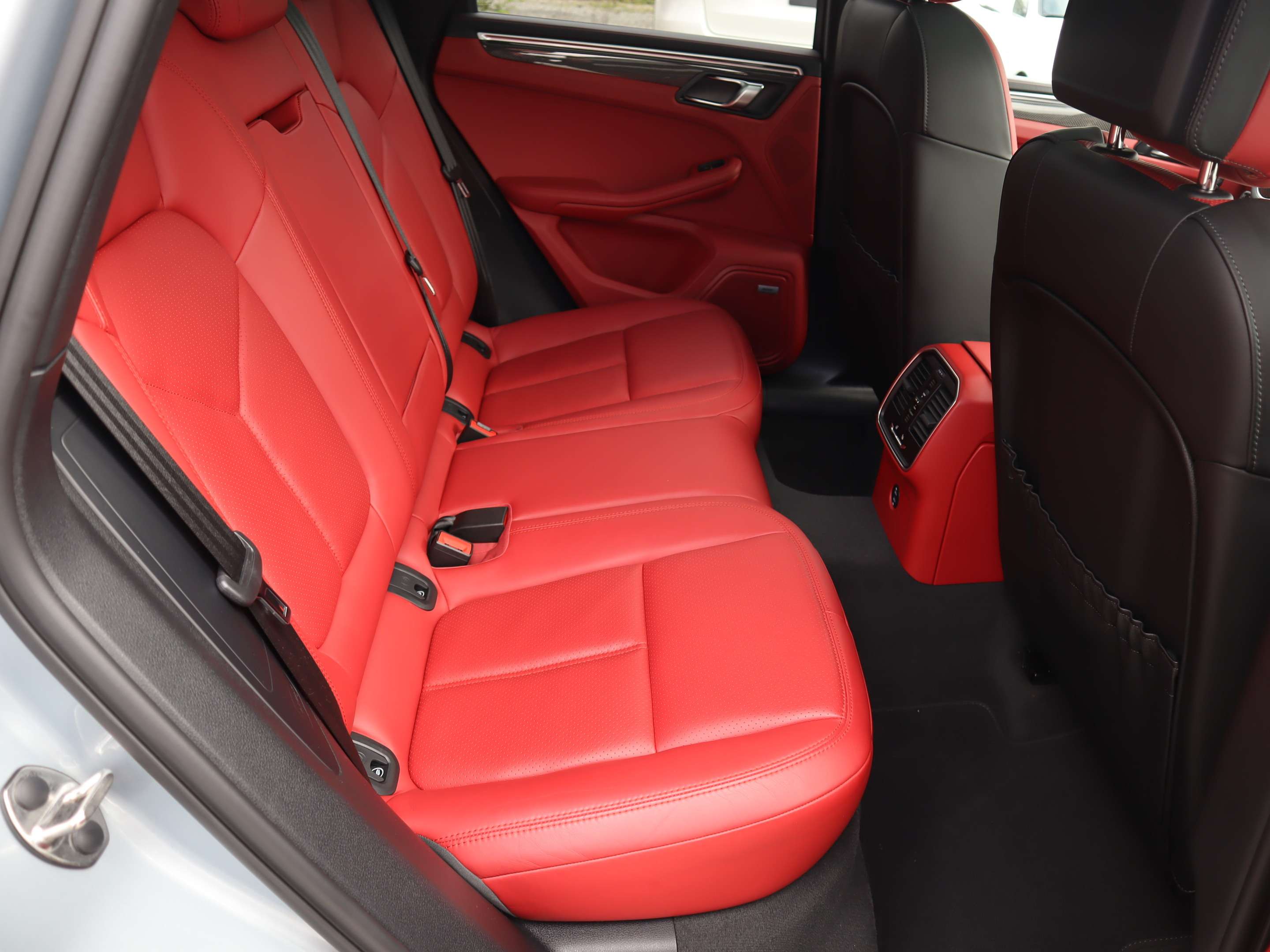 2021 Porsche Macan GTS thumb 26