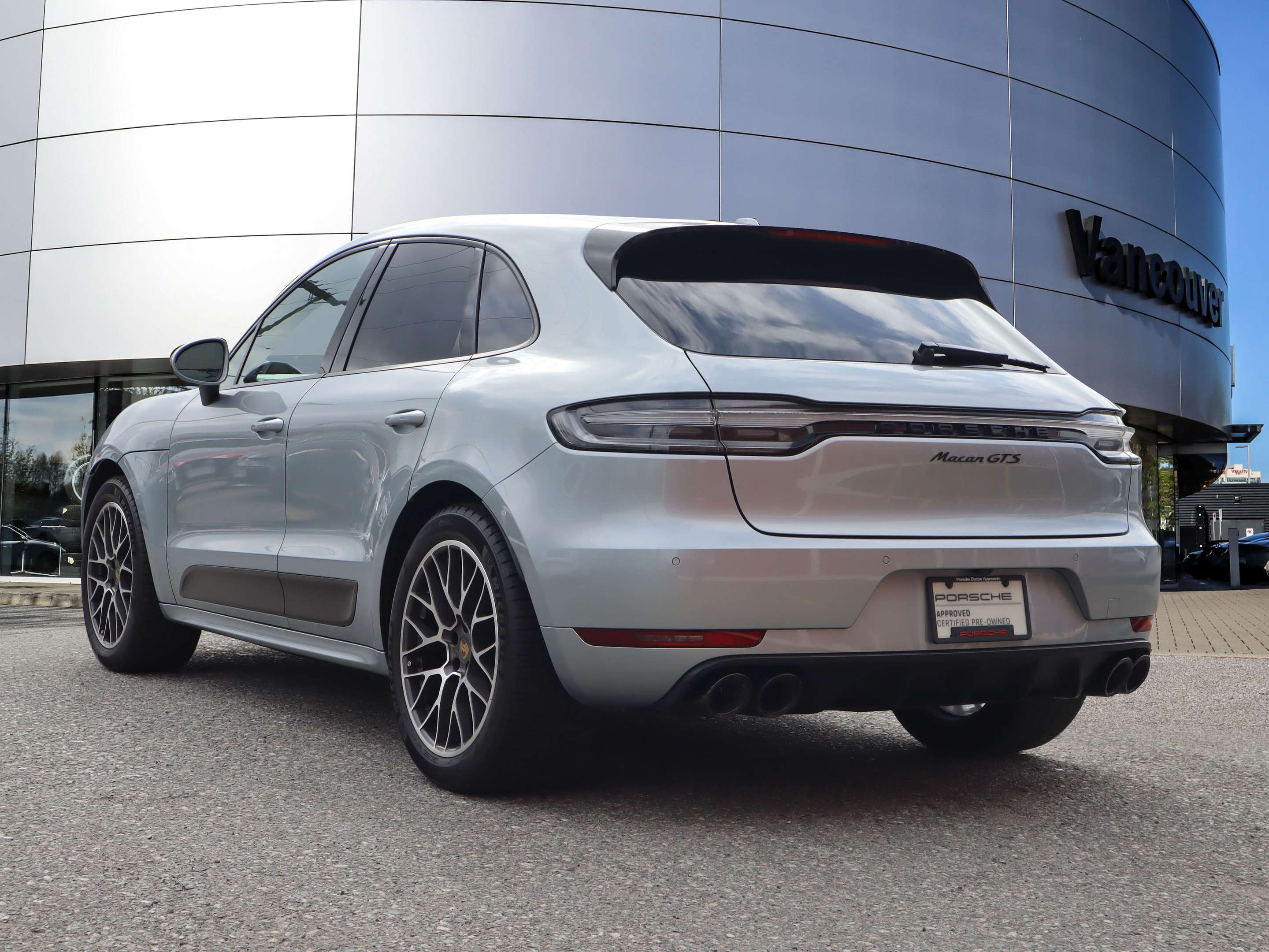 2021 Porsche Macan GTS alt 3