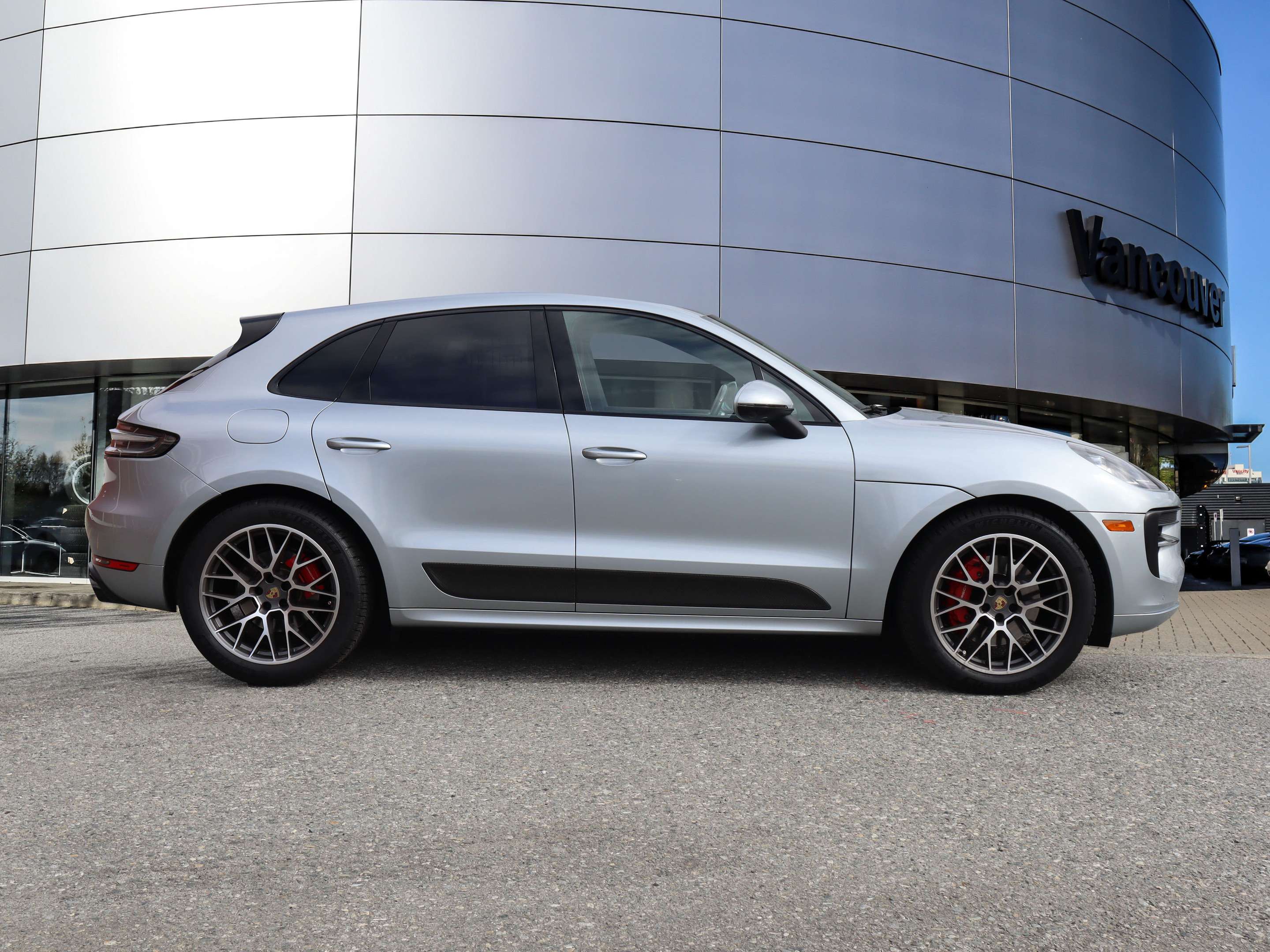 2021 Porsche Macan GTS thumb 6