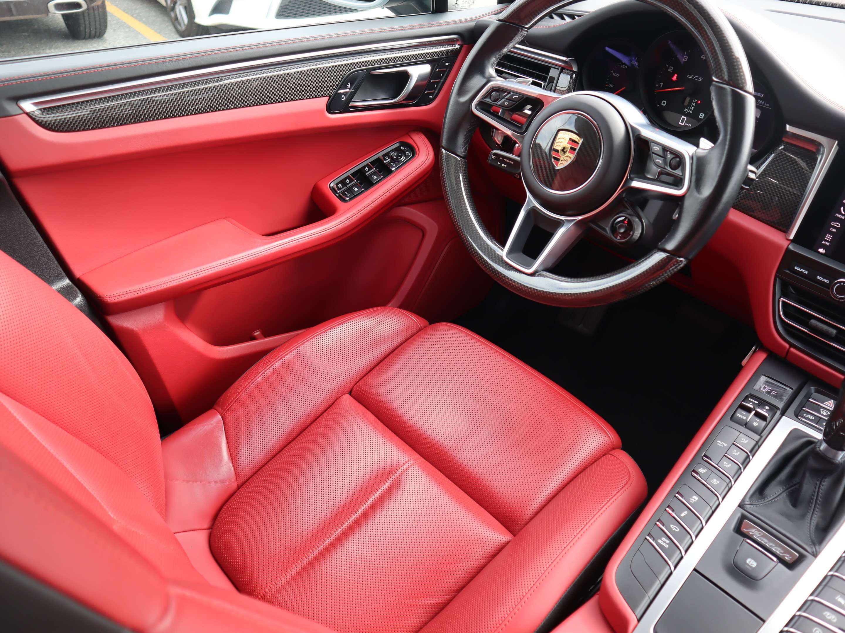 2021 Porsche Macan GTS thumb 15