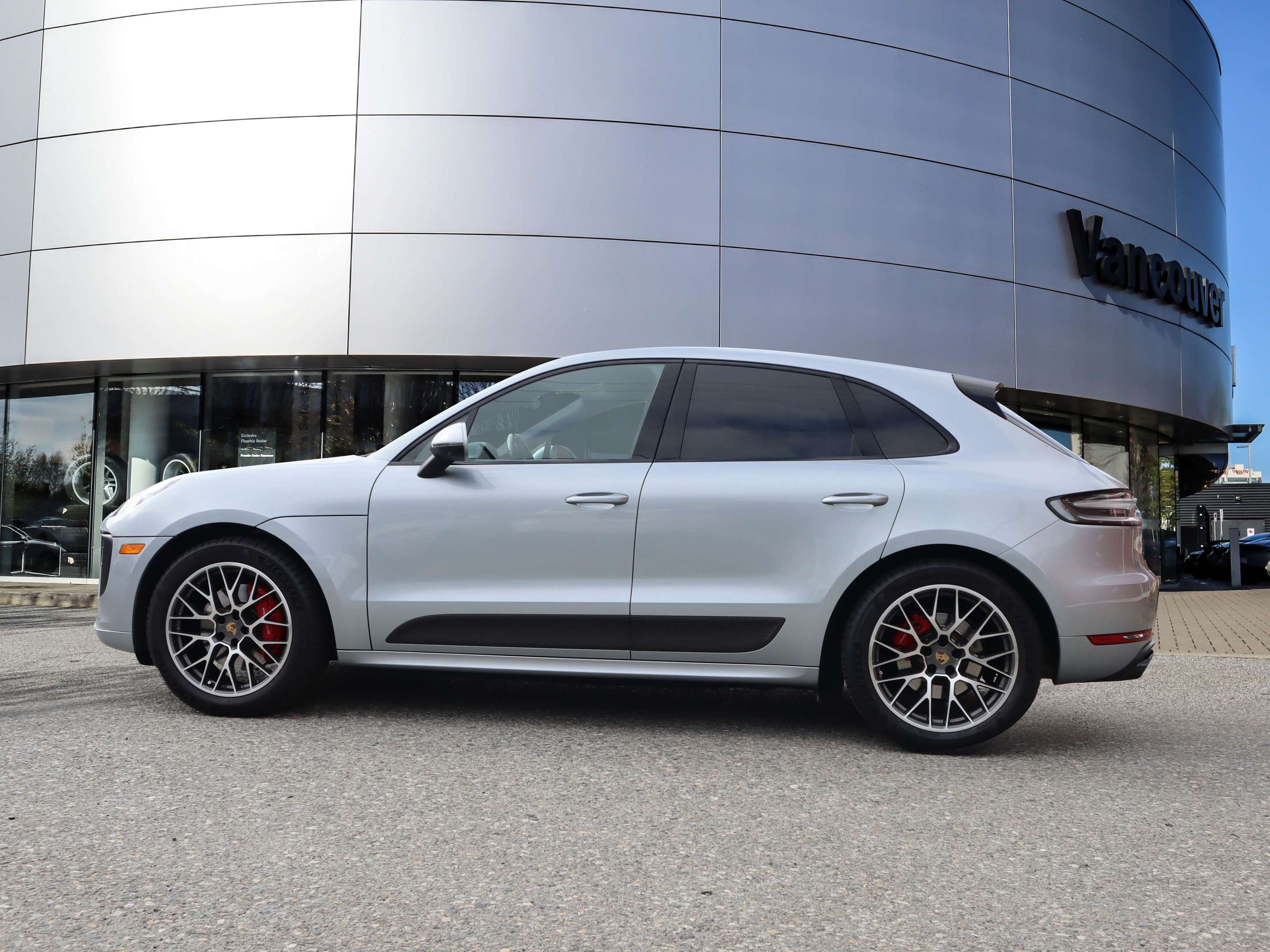 2021 Porsche Macan GTS alt 2