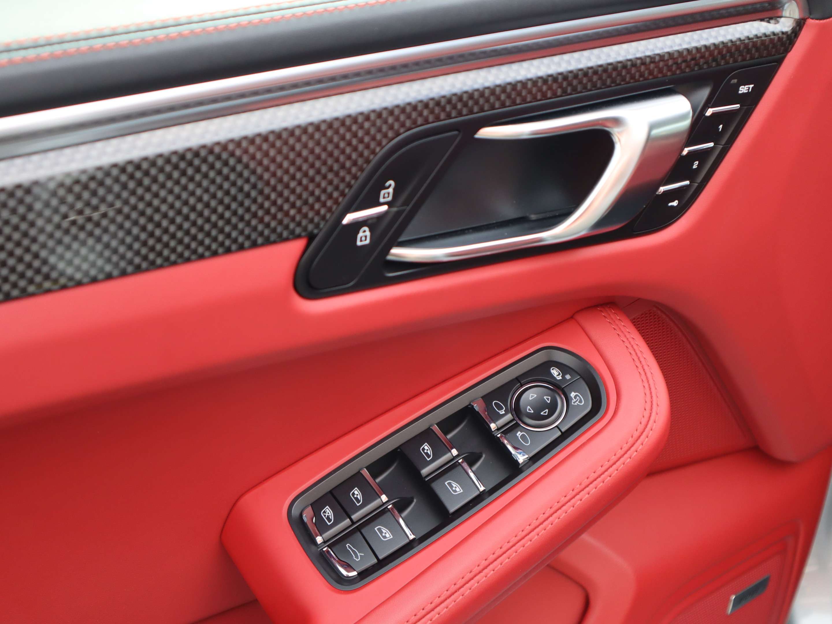 2021 Porsche Macan GTS thumb 11