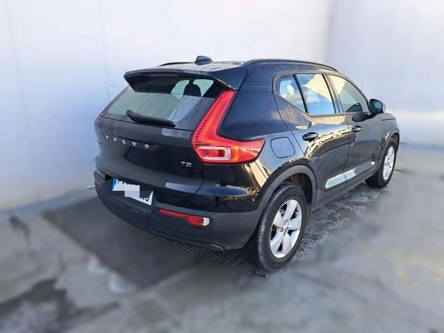 Volvo XC40 T2 Momentum Core Negro - 2