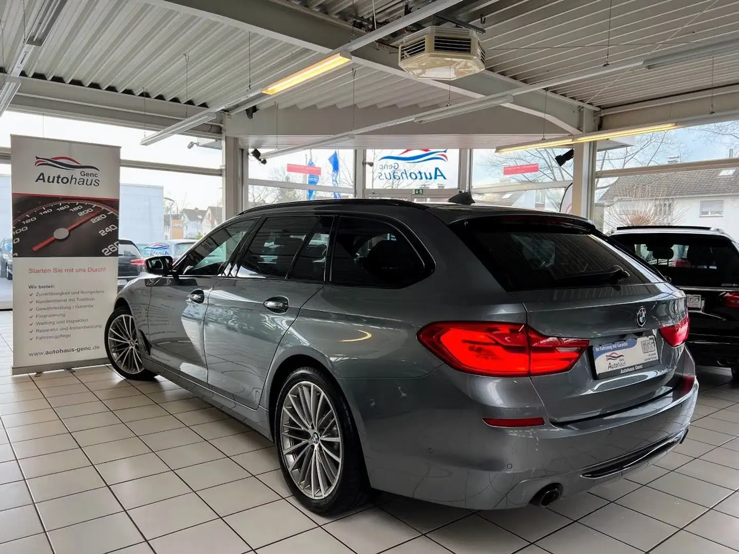 BMW 525 d Touring Sport Line HUD Kamera AHK Ambiente Modrá - 2