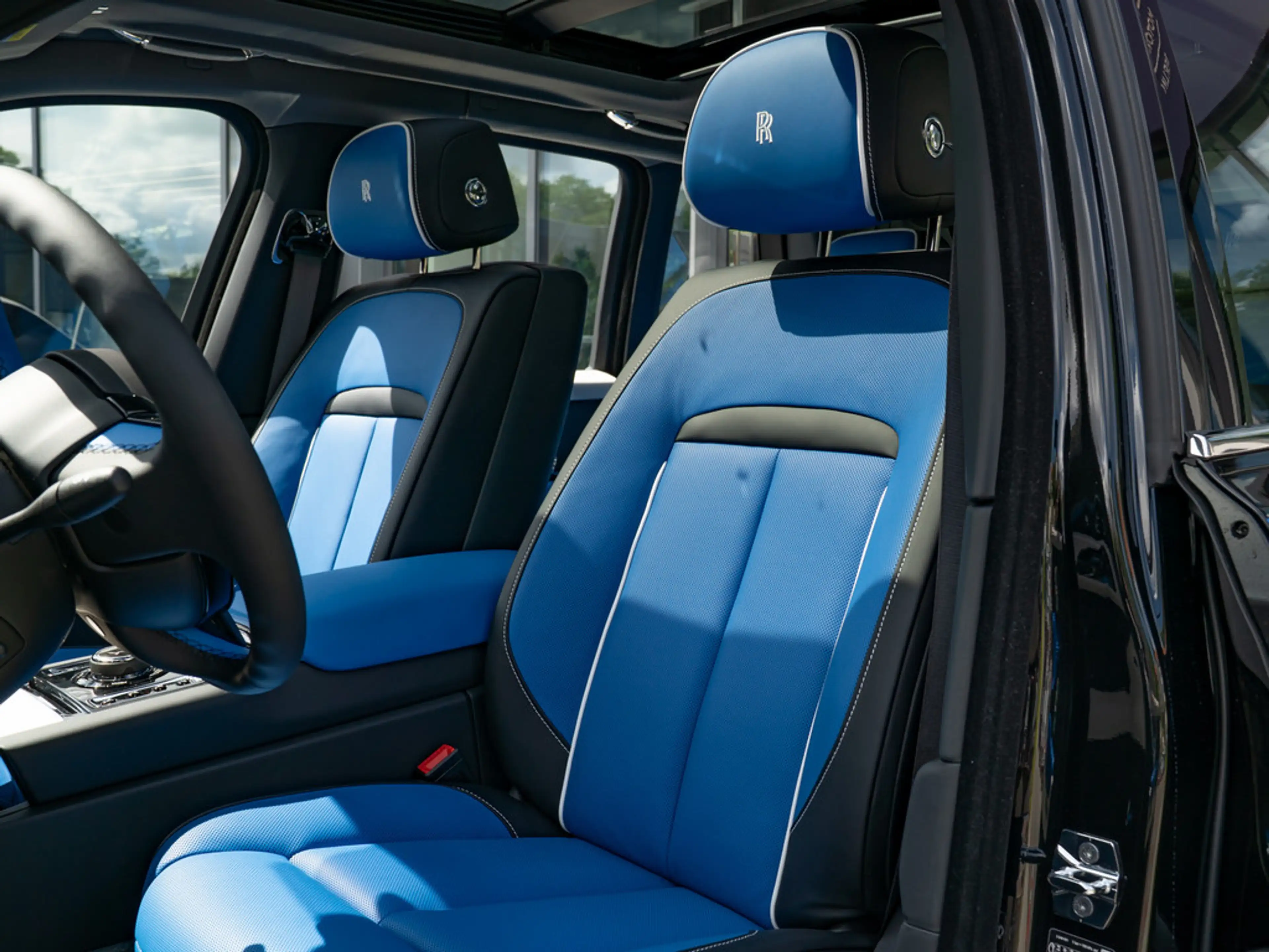 Rolls-Royce Cullinan Panoramadach — photo 10