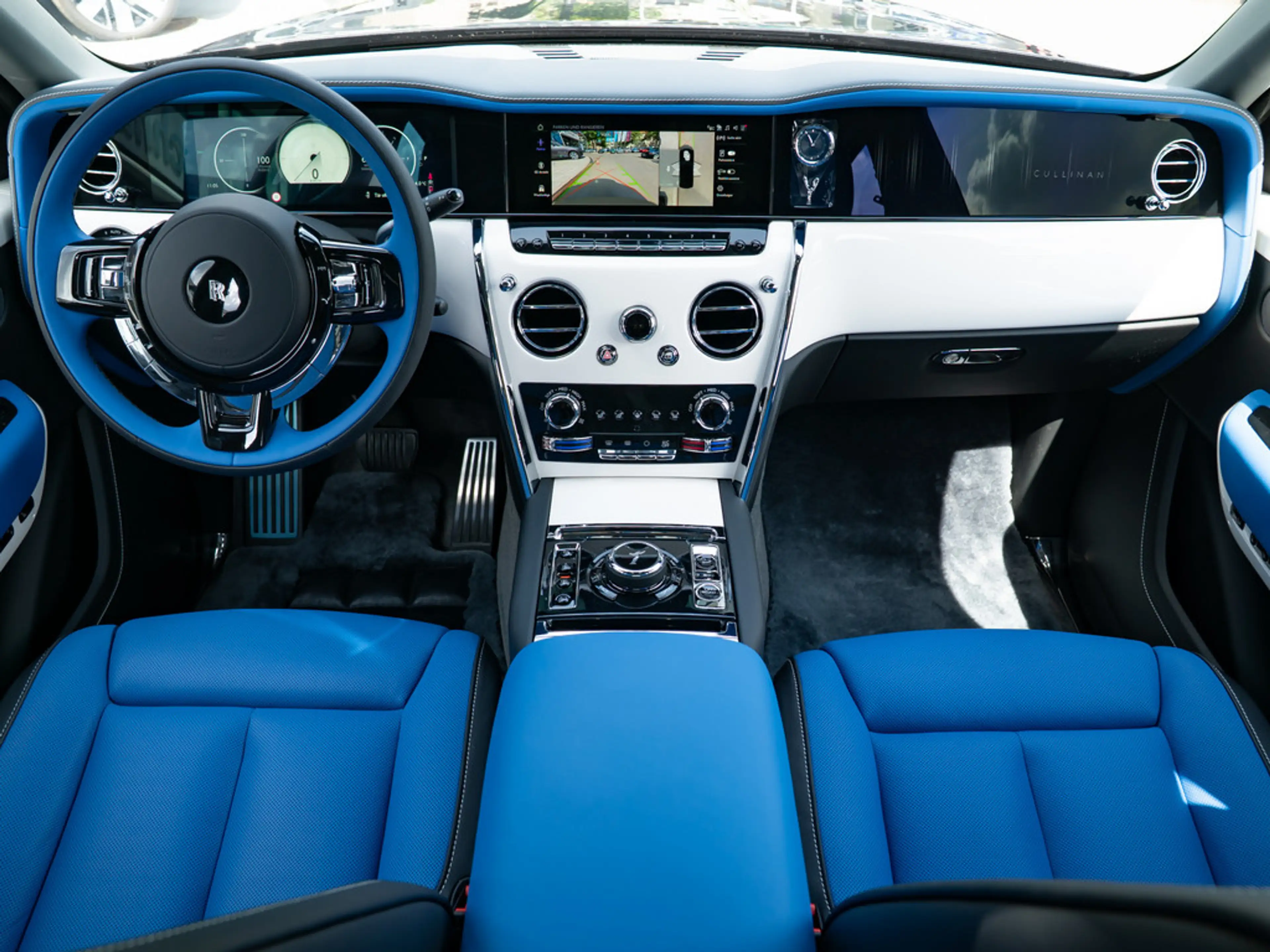 Rolls-Royce Cullinan Panoramadach — photo 14