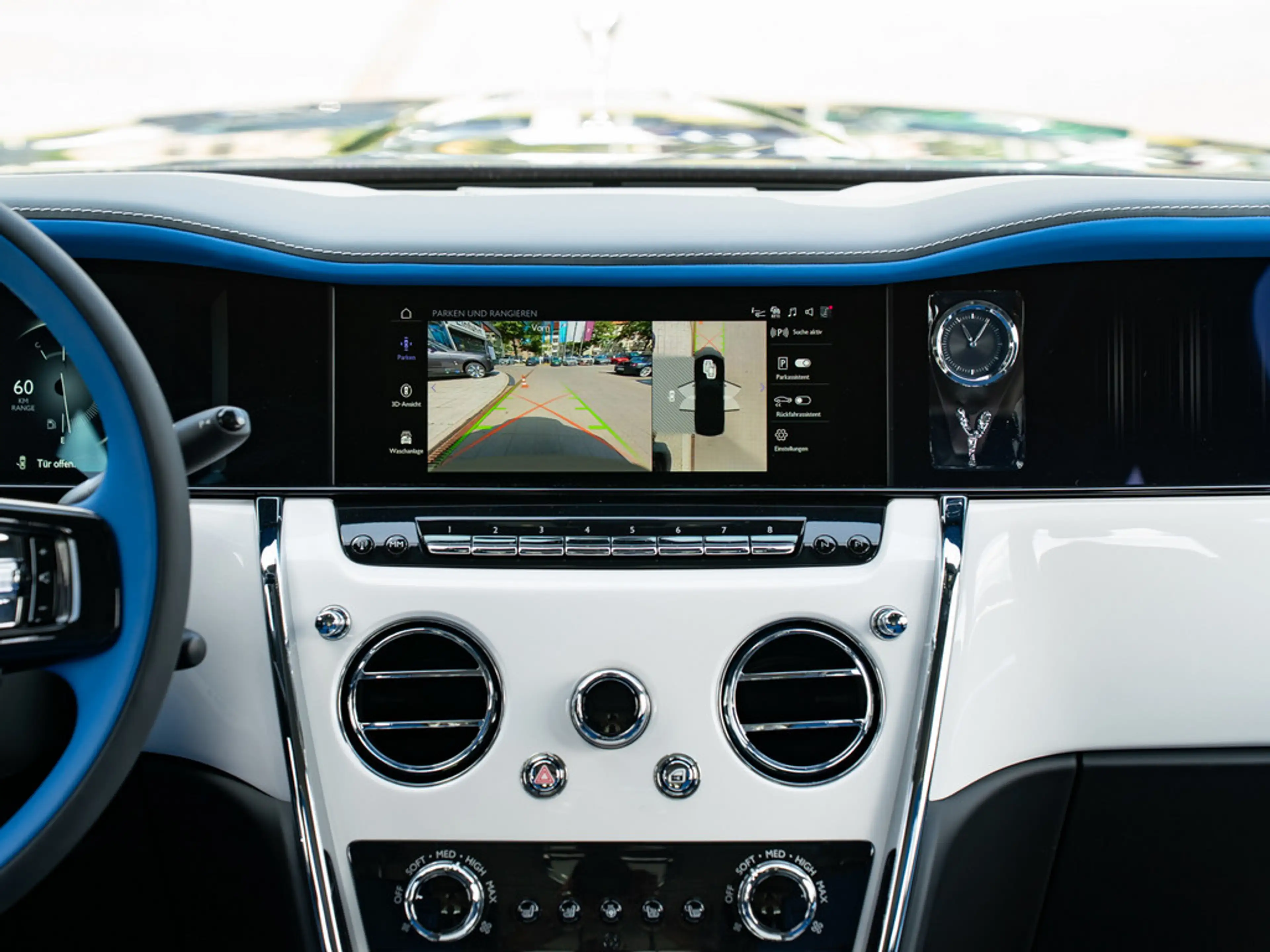 Rolls-Royce Cullinan Panoramadach — photo 15