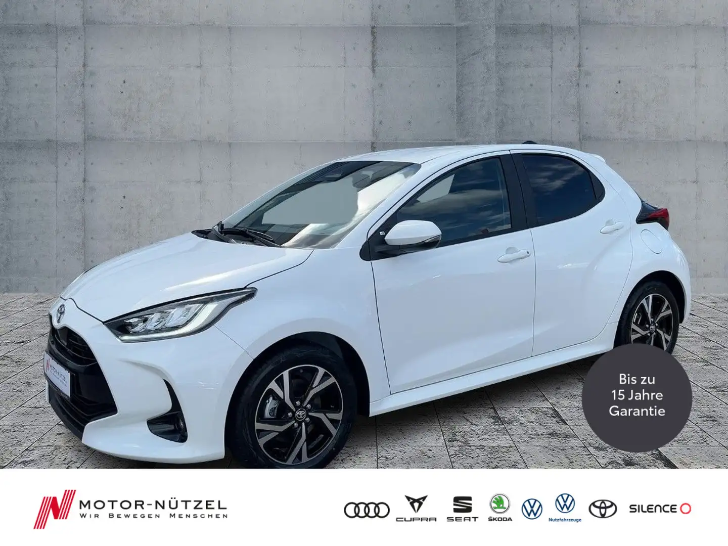 Toyota Yaris 1.5 Hybrid TEAMPLAYER LED+ACC+APP+SHZ+RFK Wit - 1