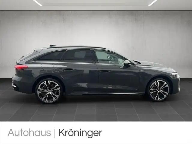 Audi A5 view 4