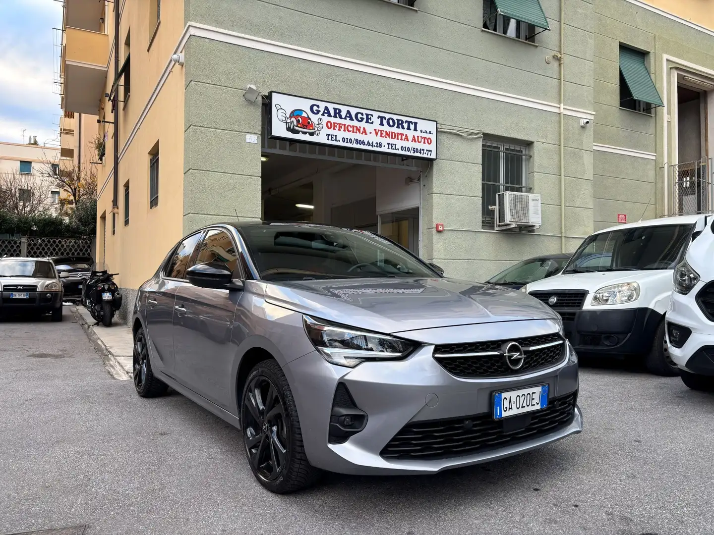 Opel Corsa Corsa 1.2 100 CV GS Line Argento - 1