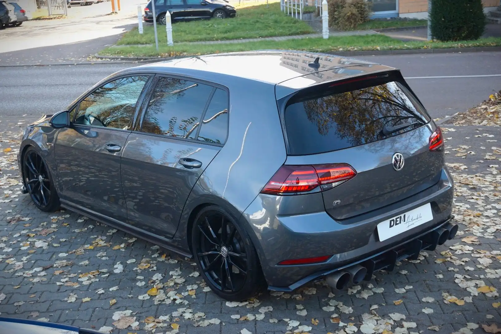 Volkswagen Golf VII Lim. R BMT/Start-Stopp 4Motion / 19" / Gris - 2