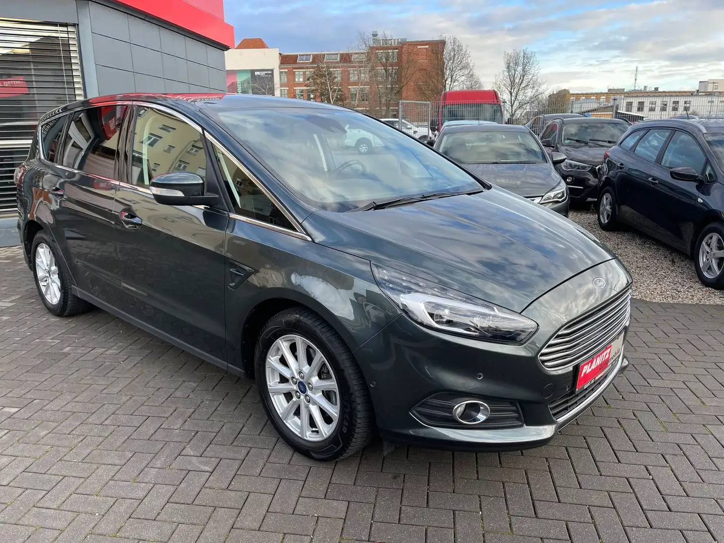 Ford S-Max Titanium 2.0d 180 PS Automatik/Parkassistent/Cam. Grün - 1