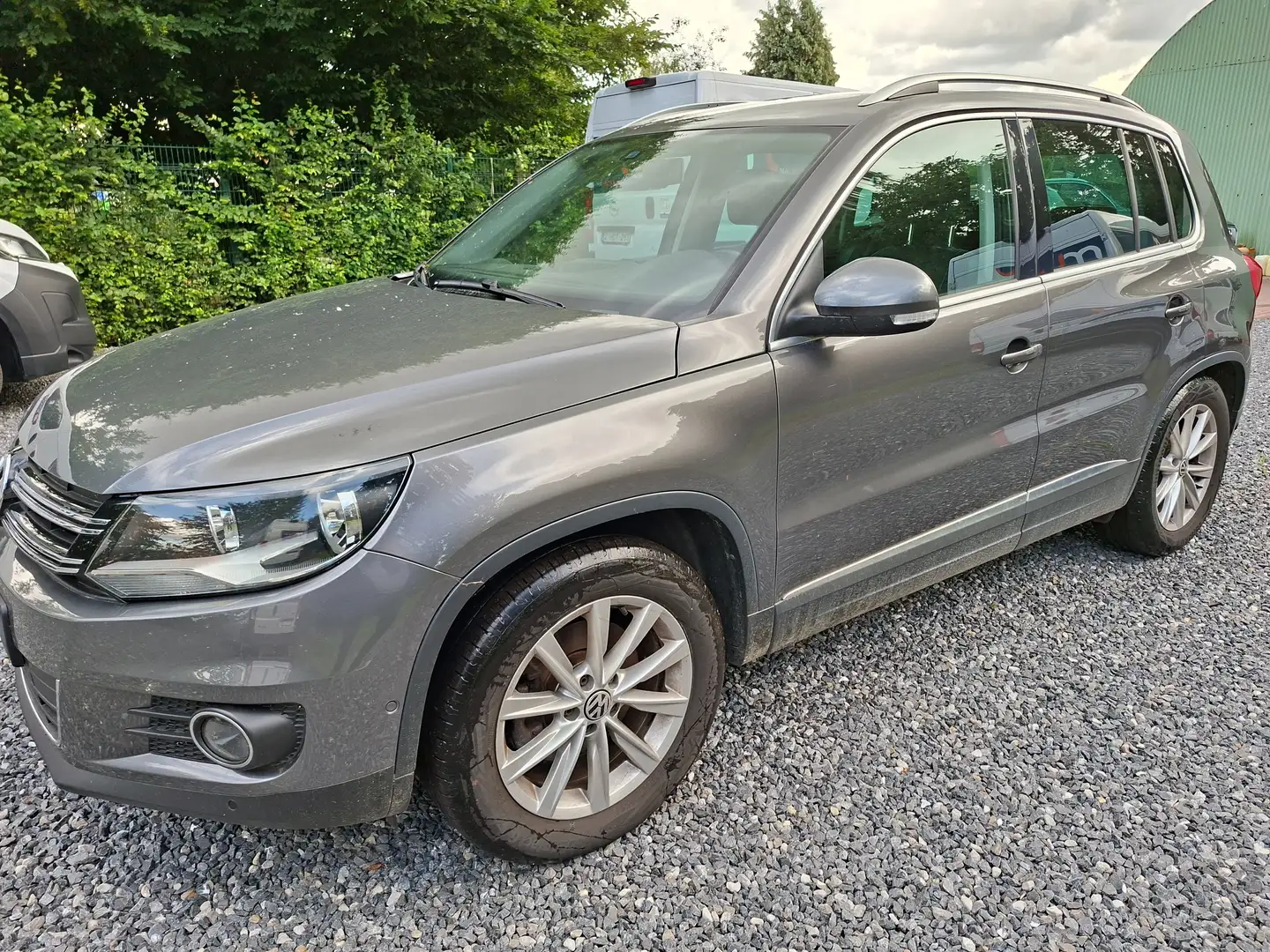Volkswagen Tiguan Tiguan 2.0 CR TDi Trend/GPS/CLIM/T.O. Panoramique Grau - 1