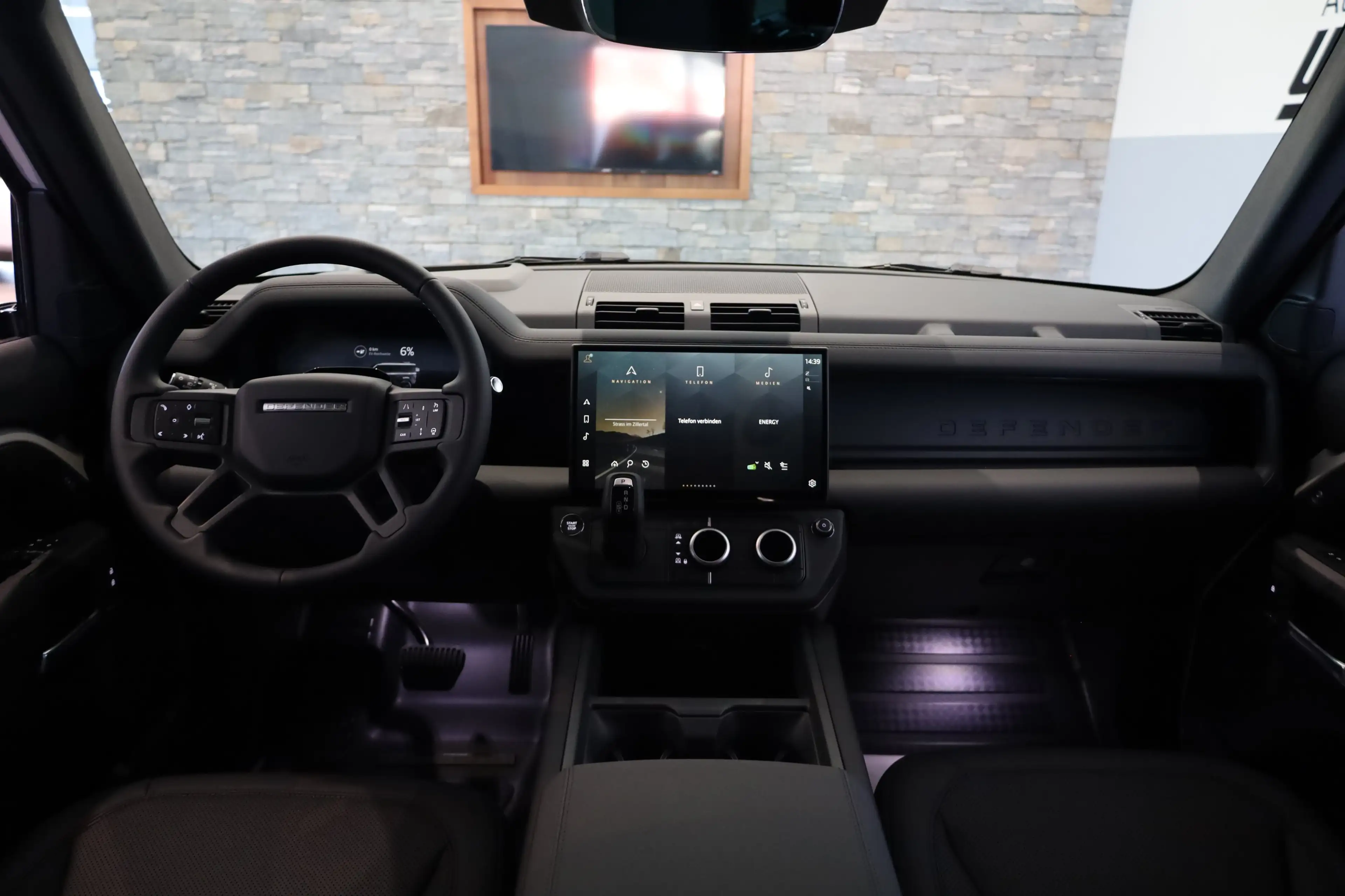 Land Rover Defender P300e X-Dynamic SE 2.0 PHEV — photo 7