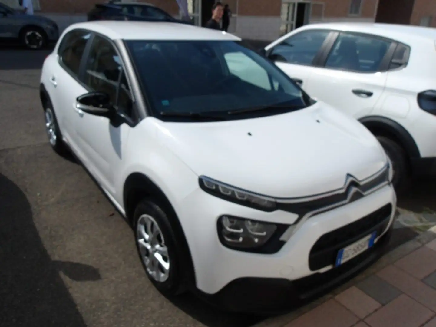 Citroen C3 C3 III 2017 1.2 puretech Feel s Blanc - 1