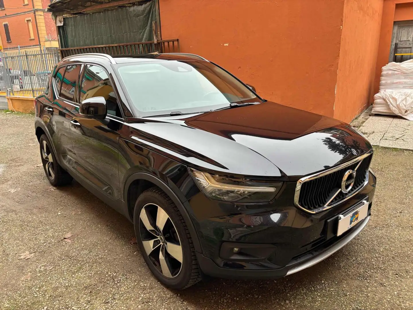 Volvo XC40 D3 AWD Geartronic Momentum "ProMMo" Nero - 1