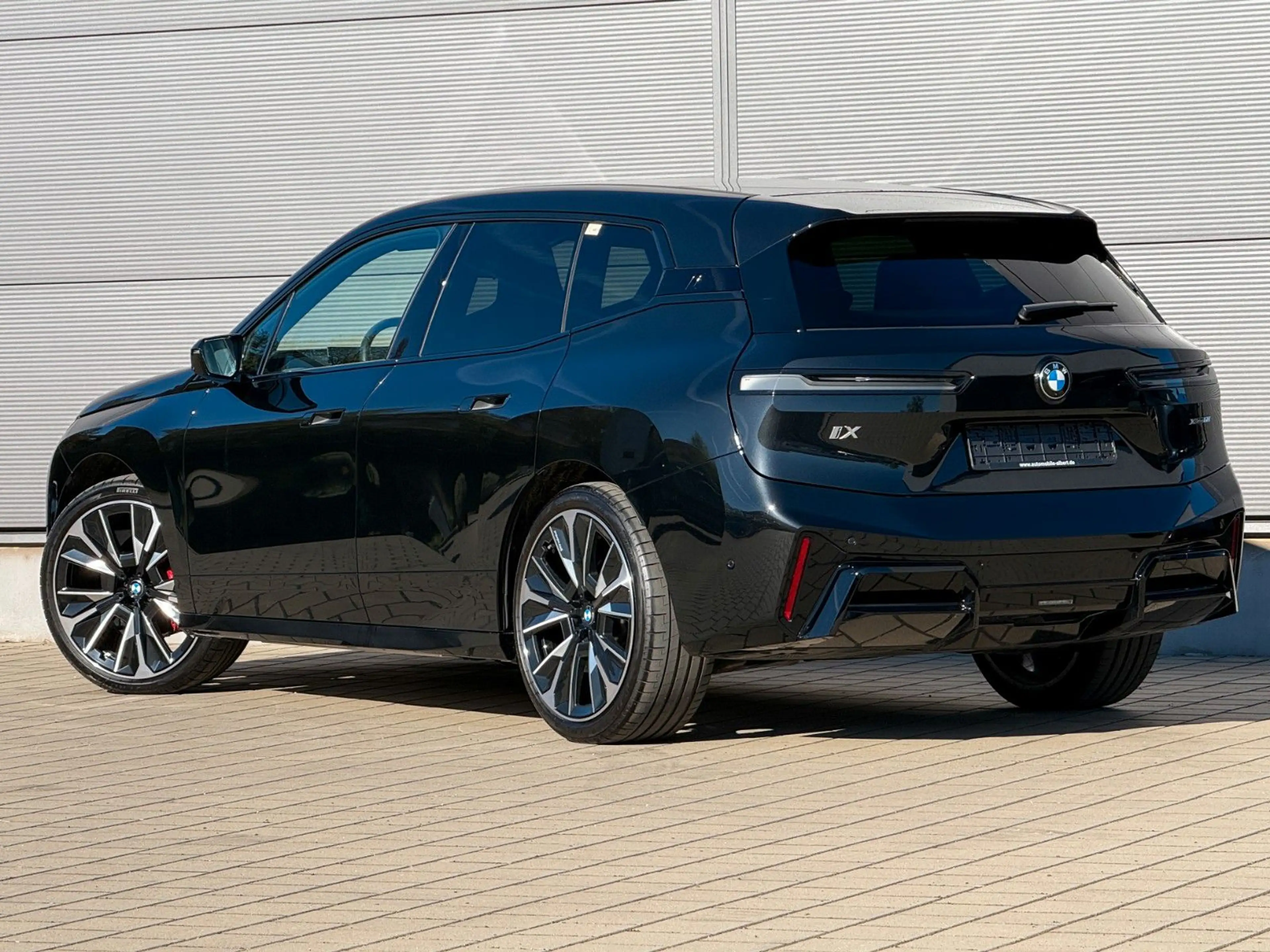 BMW iX 60 xDrive M Sport*Integral*2-Achs*Pano*B&W* — photo 8