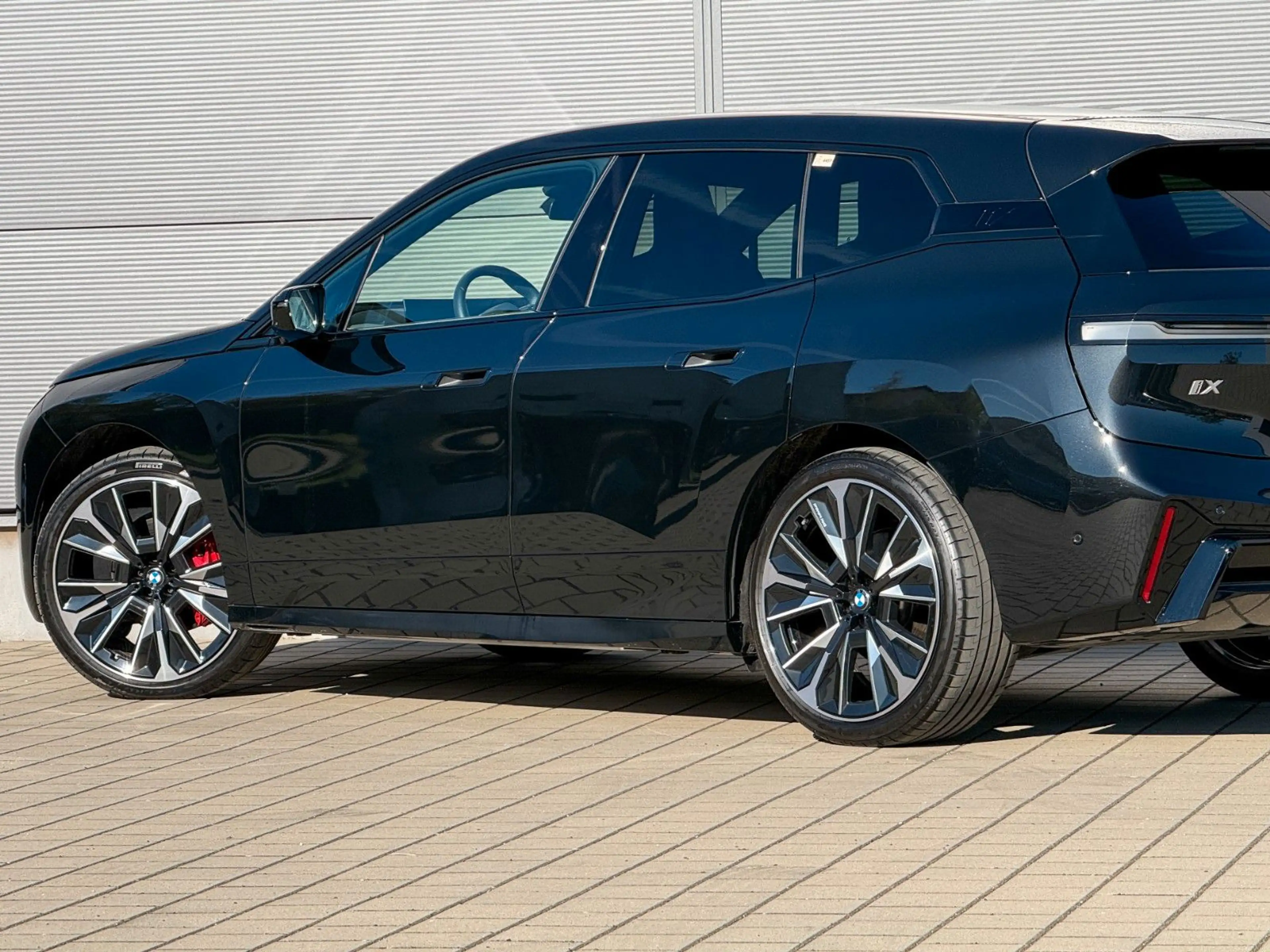 BMW iX 60 xDrive M Sport*Integral*2-Achs*Pano*B&W* — photo 9