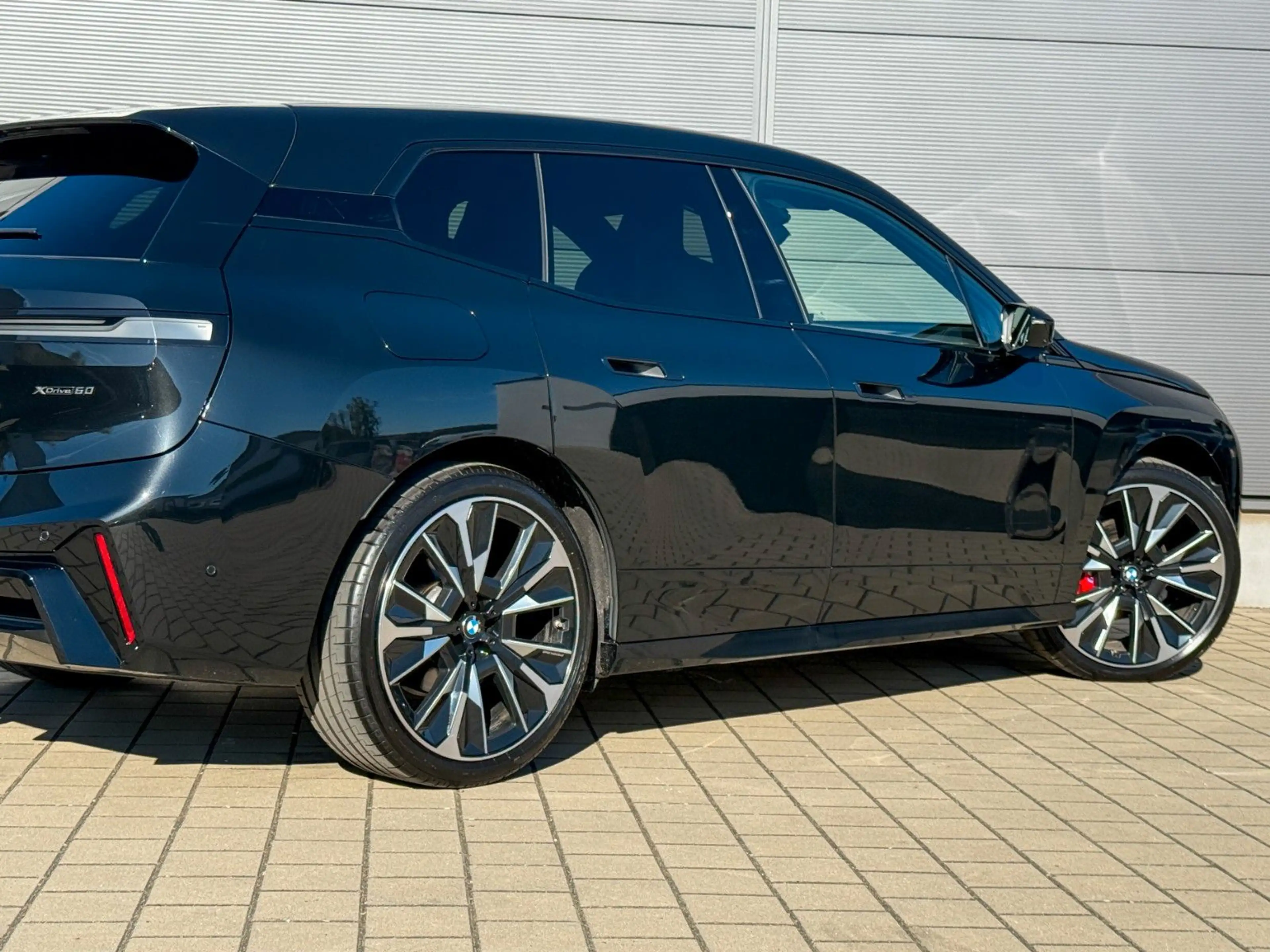 BMW iX 60 xDrive M Sport*Integral*2-Achs*Pano*B&W* — photo 14