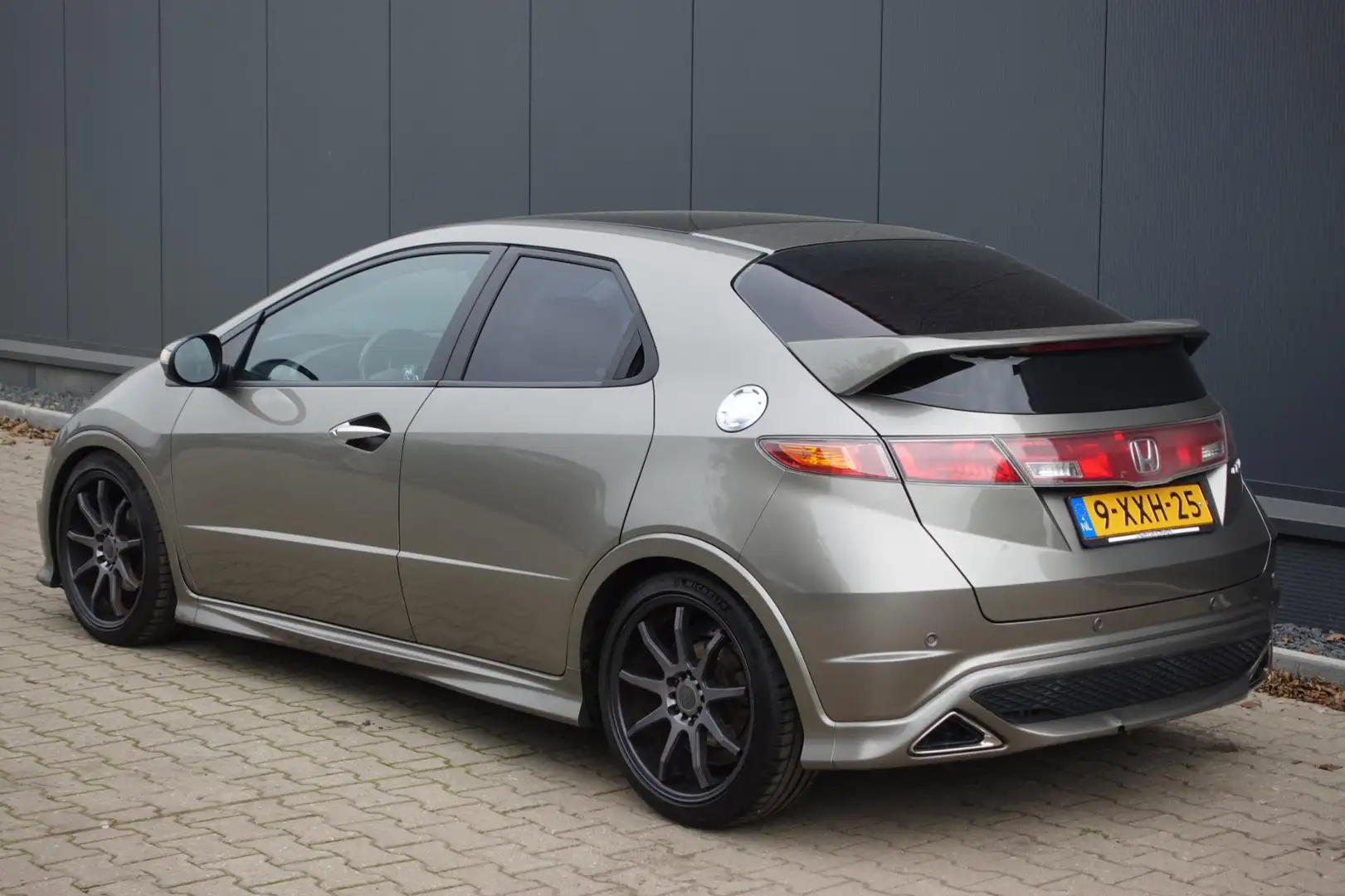 Honda Civic 1.8 Comfort LEDER/NAVI/PANO/STOELVERW. Grijs - 2