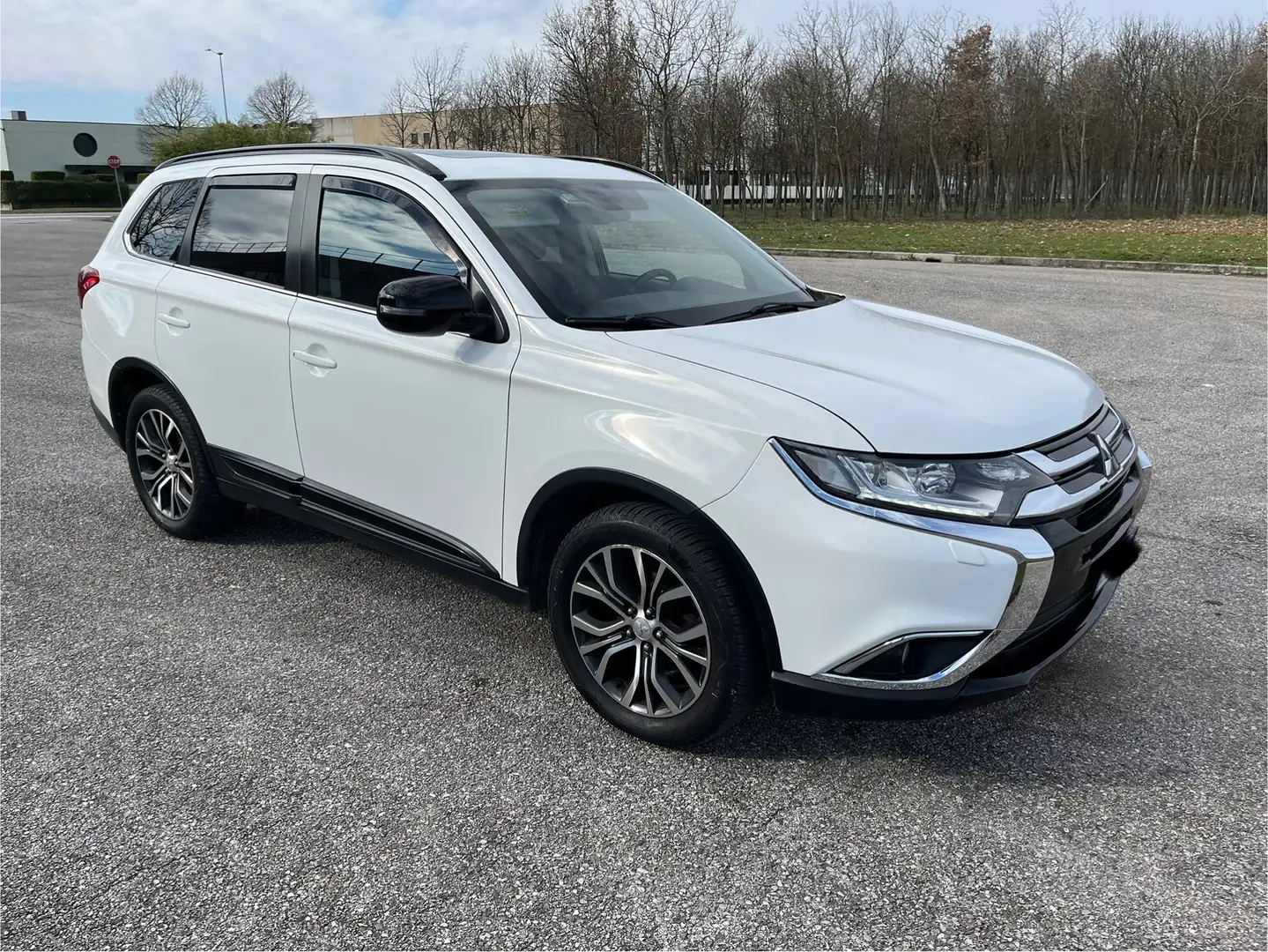 Mitsubishi Outlander 2.2 Instyle Plus Navi Diamond Pack awd 7p.ti auto - 1