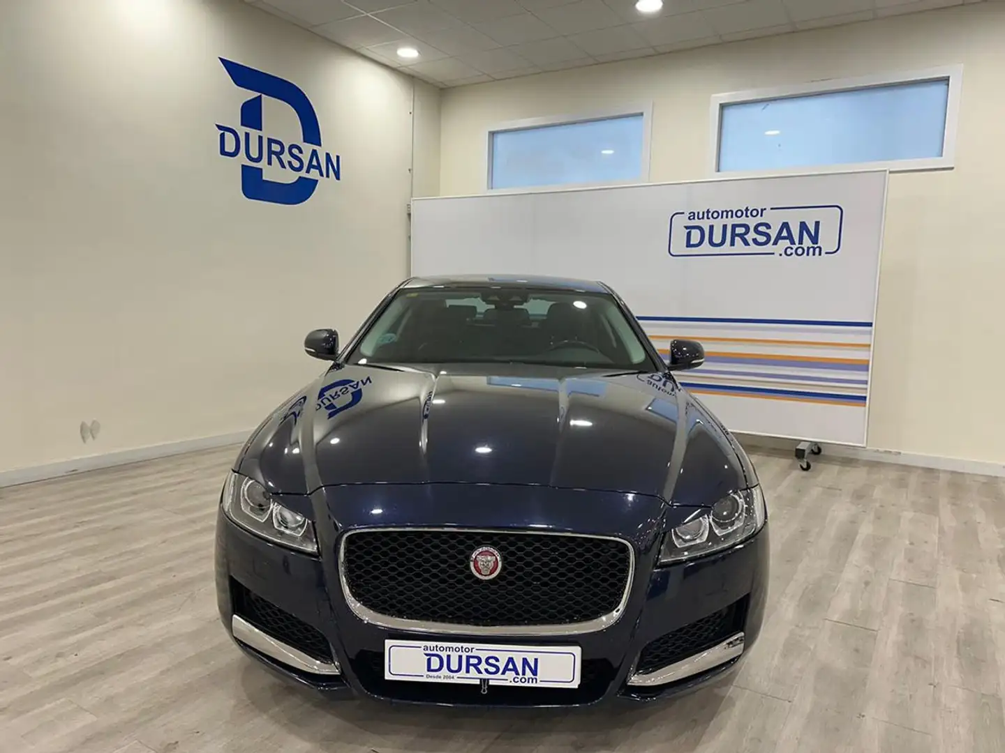 Jaguar XF 2.0i4D Prestige Aut. 180 Azul - 2