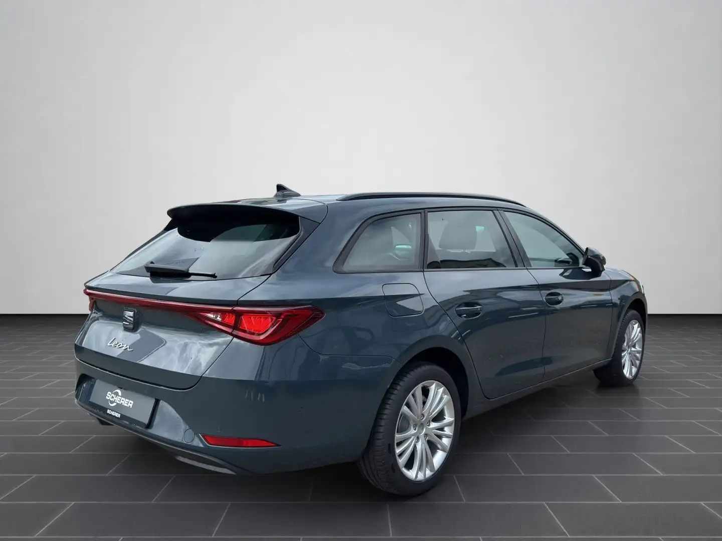 SEAT Leon Sportstourer Style Edition 1.5 eTSI 110 kW Blau - 2