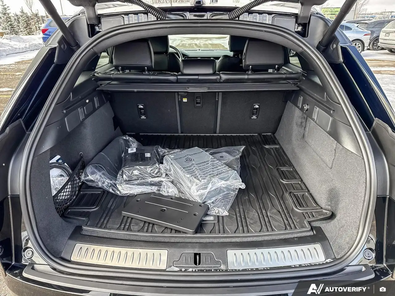Land Rover Range Rover Velar снимка Land Rover Range Rover Velar