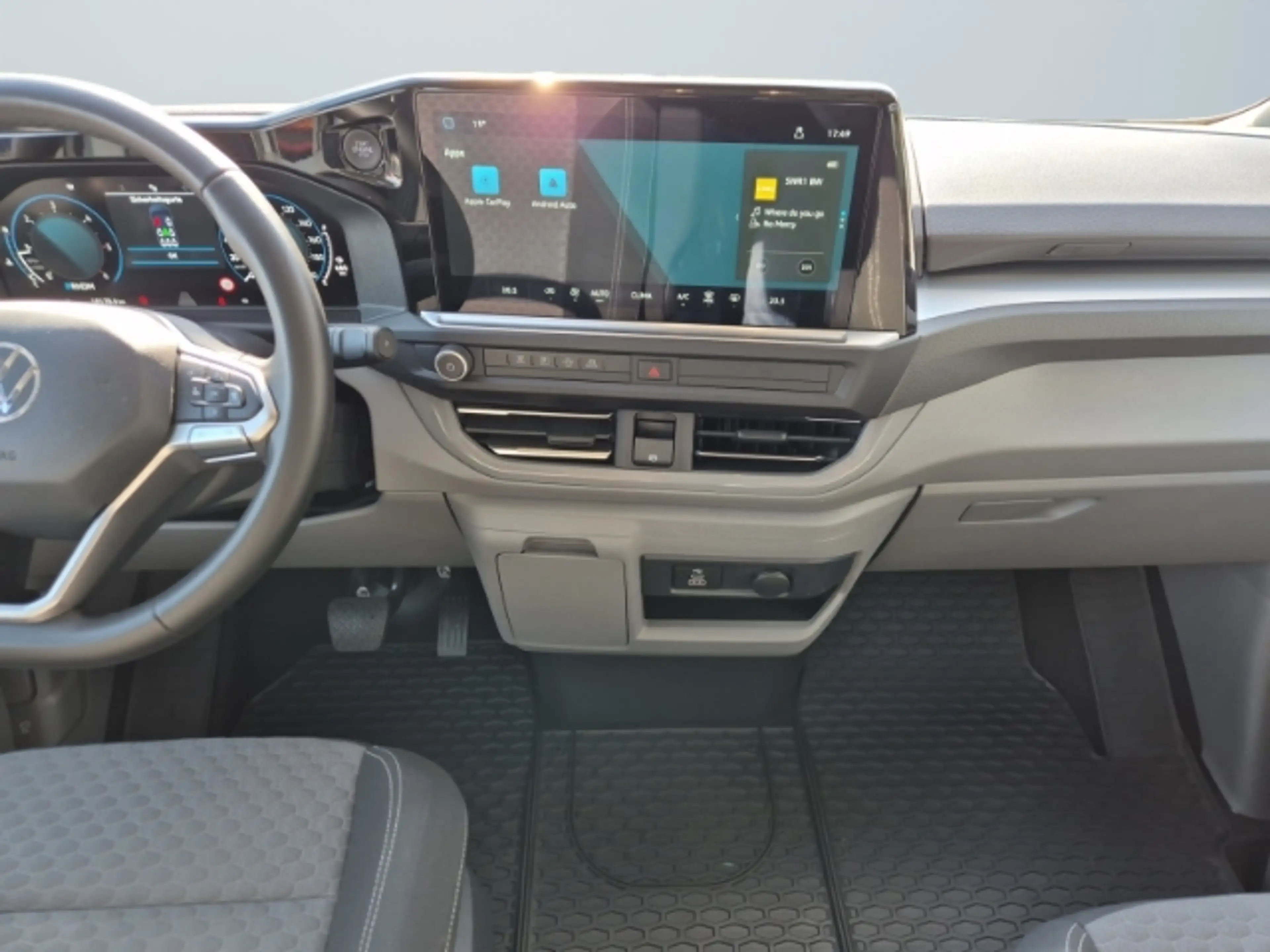 Volkswagen T7 Caravelle 2.0 TDI LR Life +LED +3 Zonen Klima — photo 15