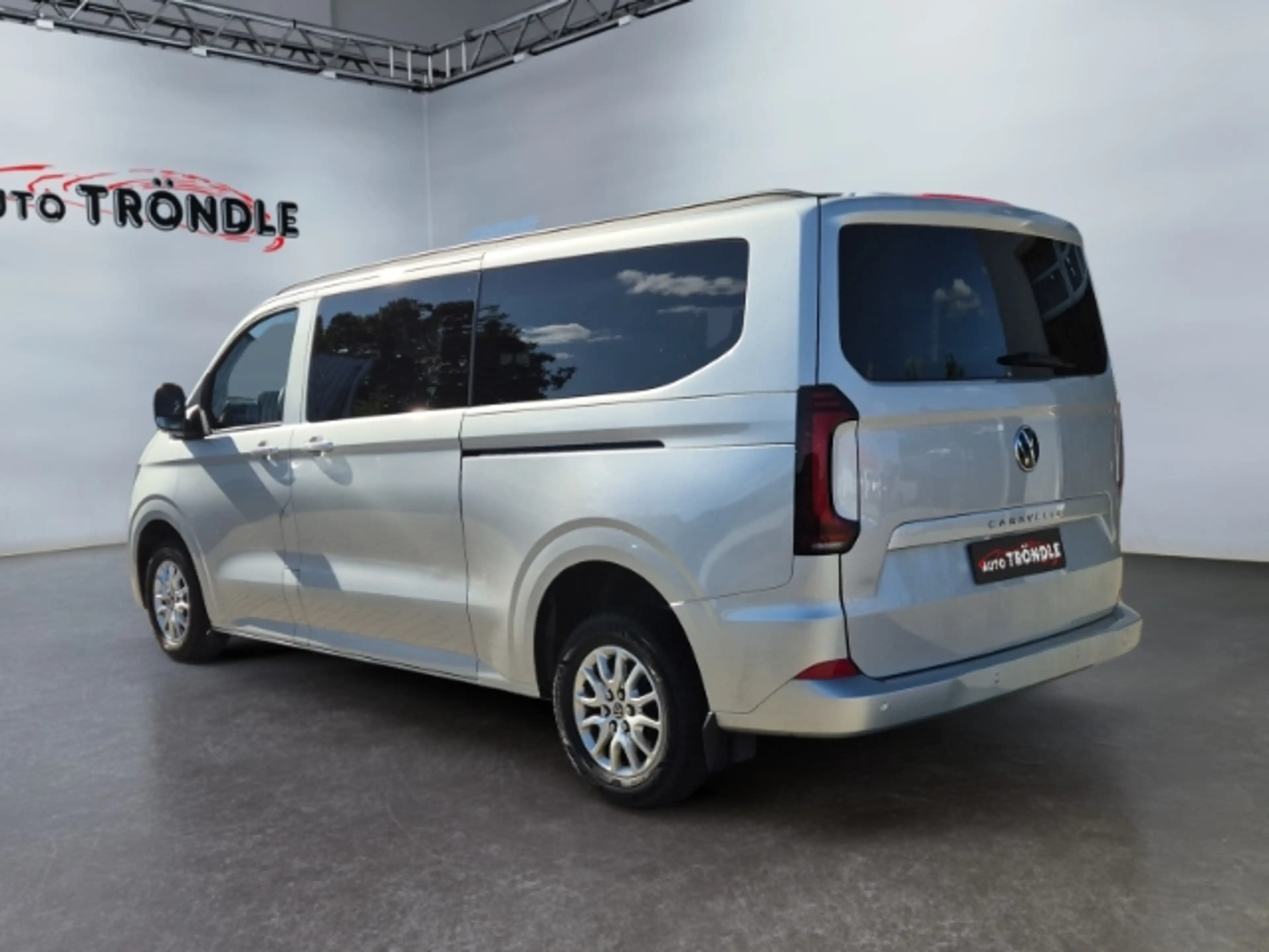 Volkswagen T7 Caravelle 2.0 TDI LR Life +LED +3 Zonen Klima — photo 6