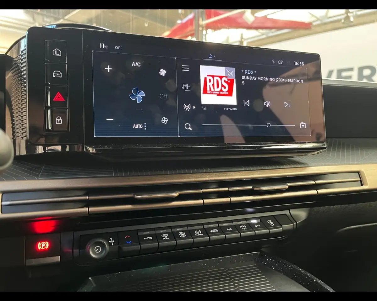 Lancia Ypsilon 2024 — фото 13