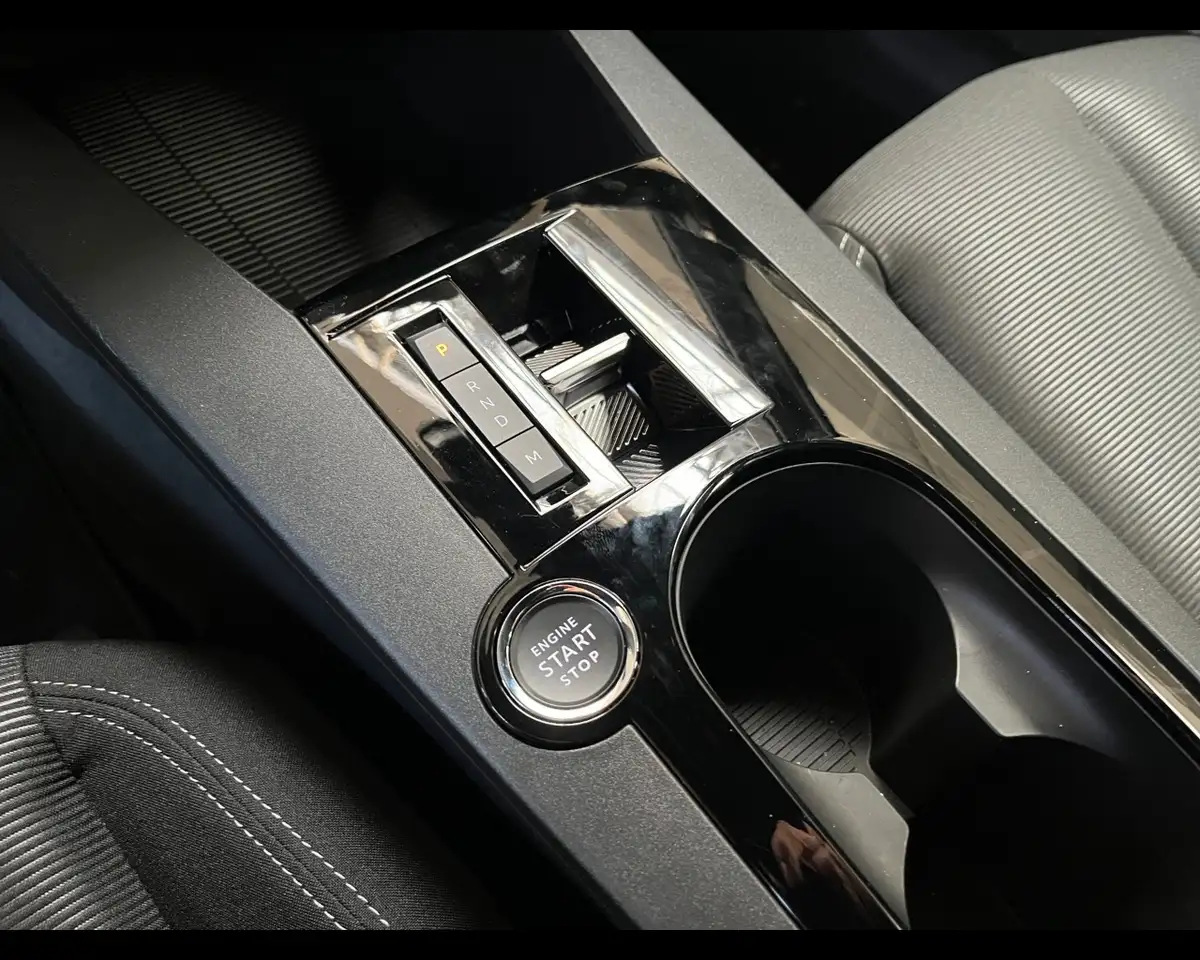 Lancia Ypsilon 2024 — фото 12