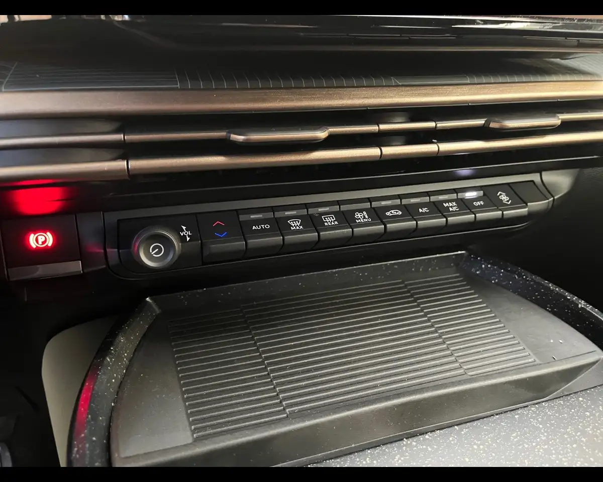 Lancia Ypsilon 2024 — фото 11