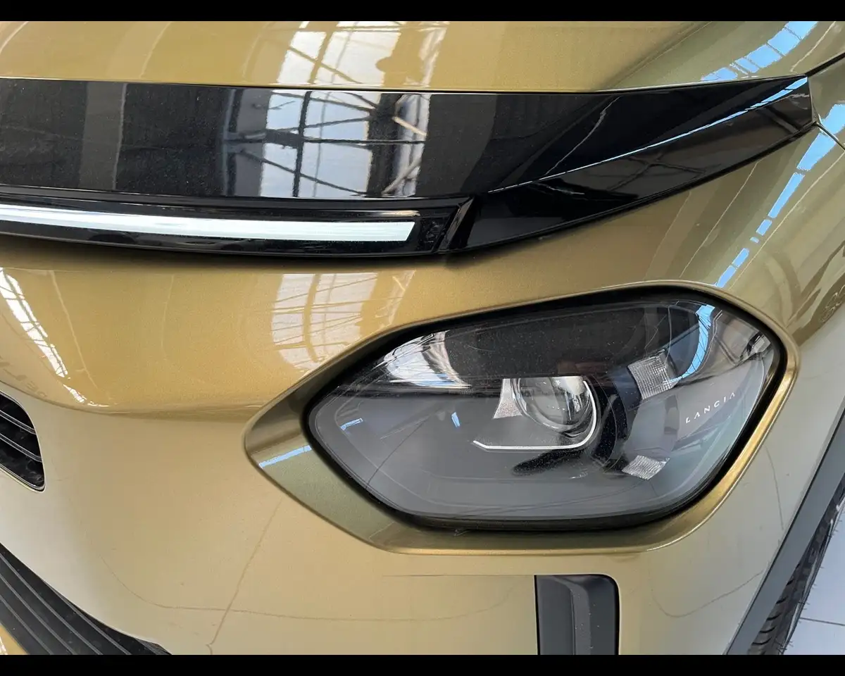 Lancia Ypsilon 2024 — фото 6