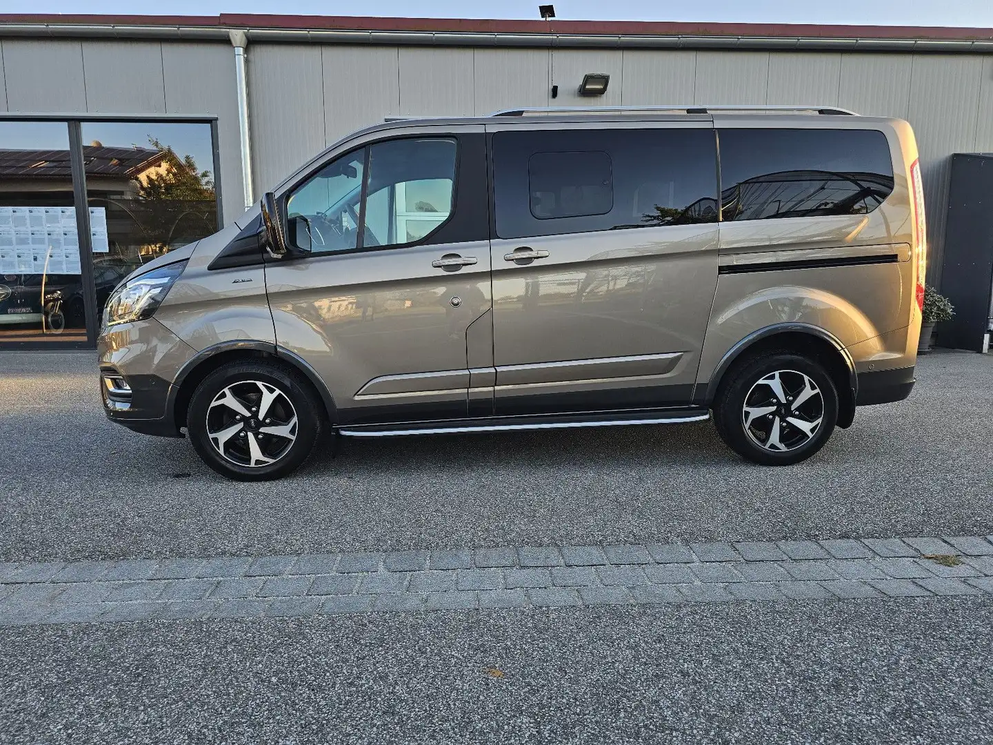 Ford Tourneo Custom Kombi 320 L1 Active*8-Sitzer* Beige - 2